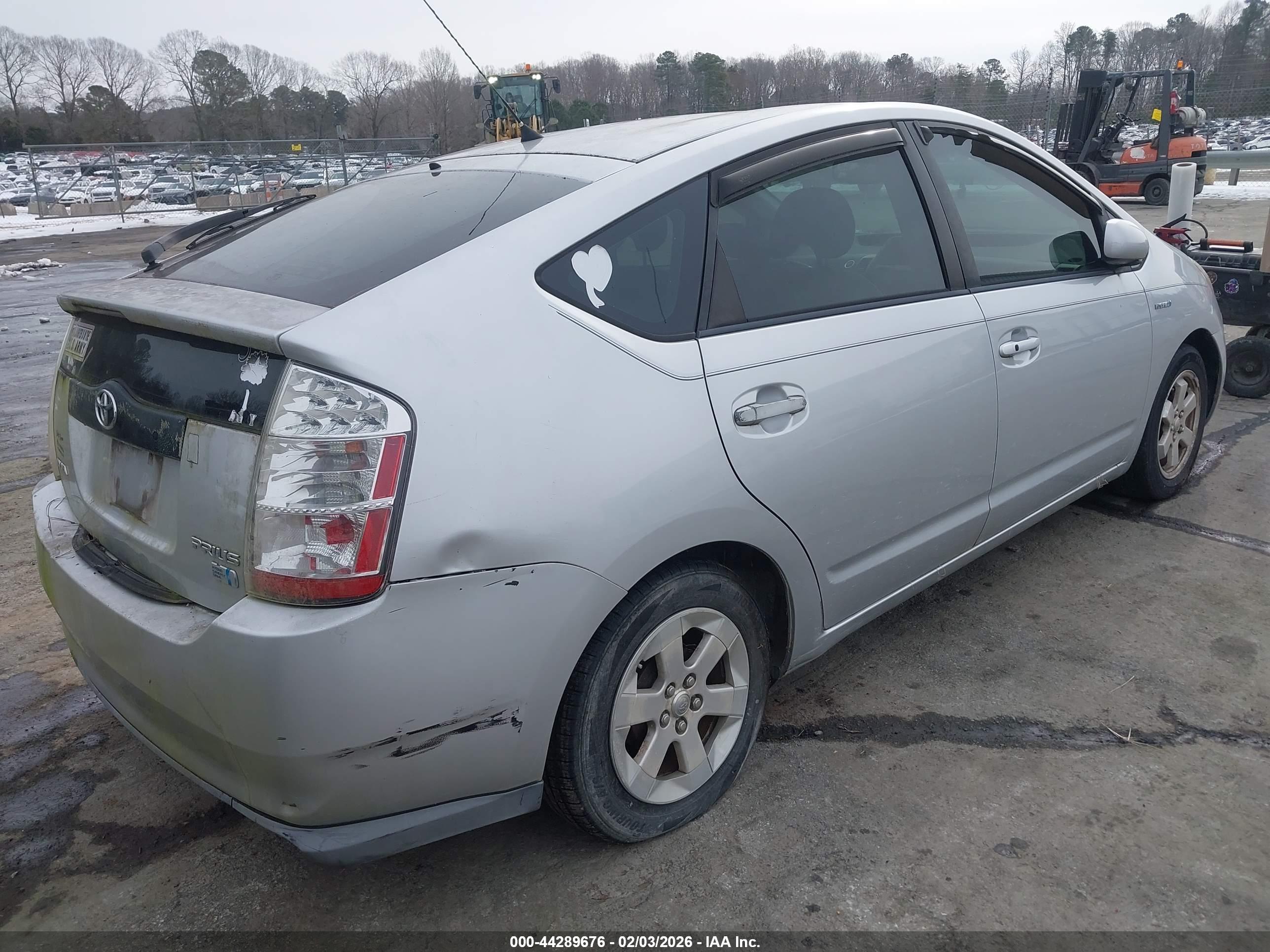 TOYOTA PRIUS image 6