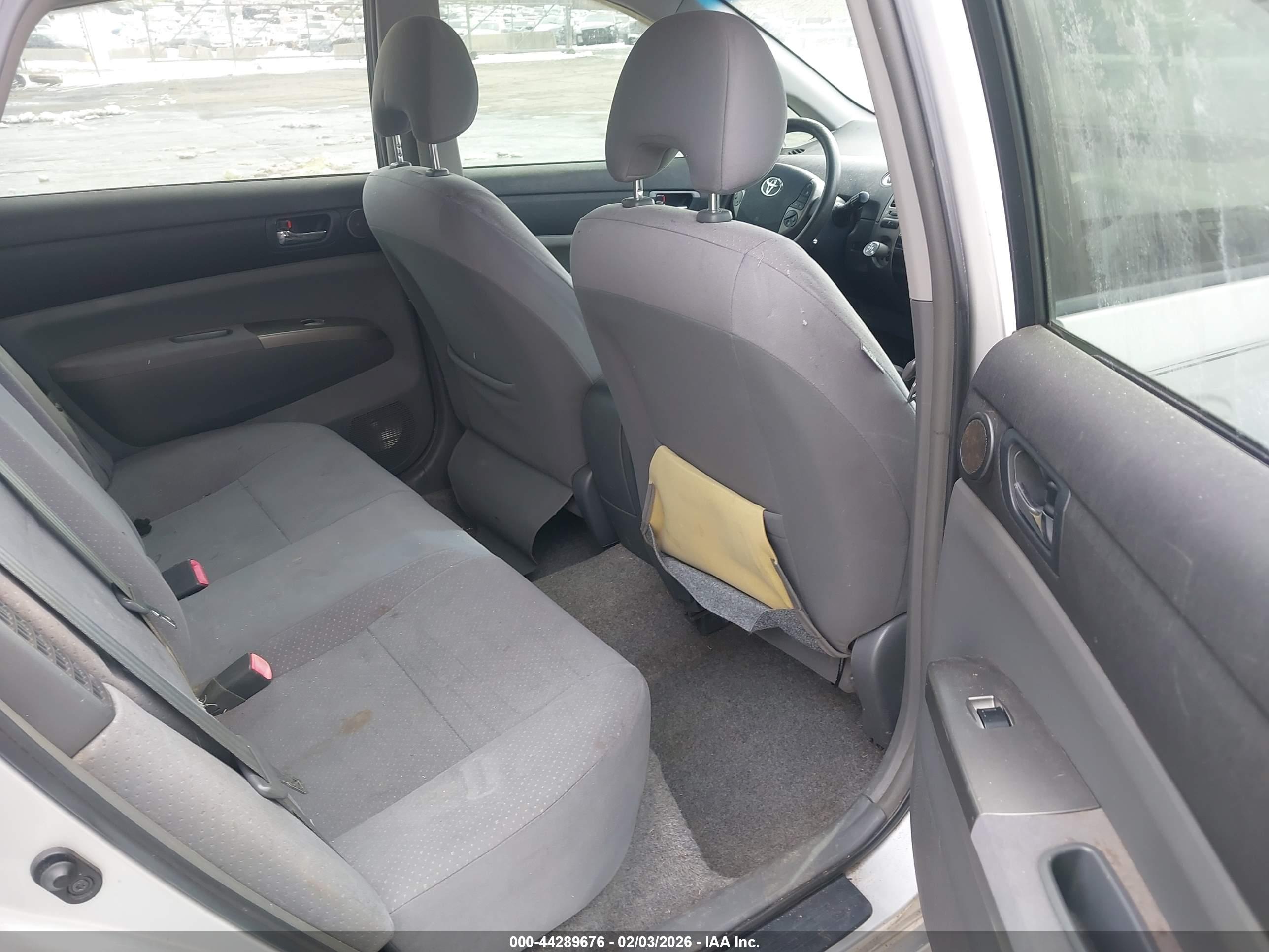 TOYOTA PRIUS image 8