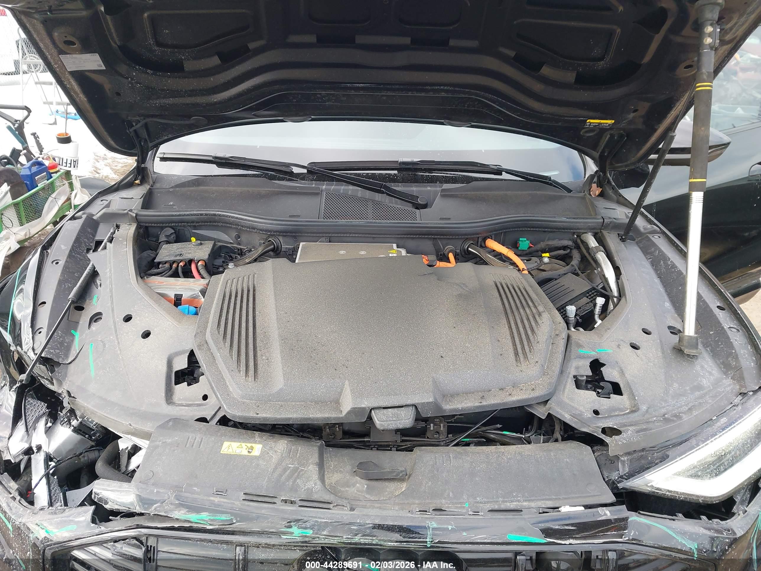 AUDI E-TRON image 10