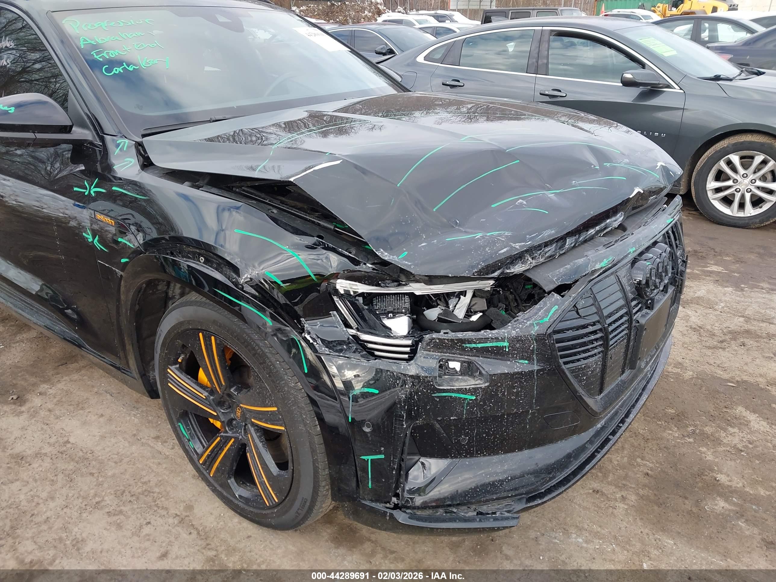 AUDI E-TRON image 6