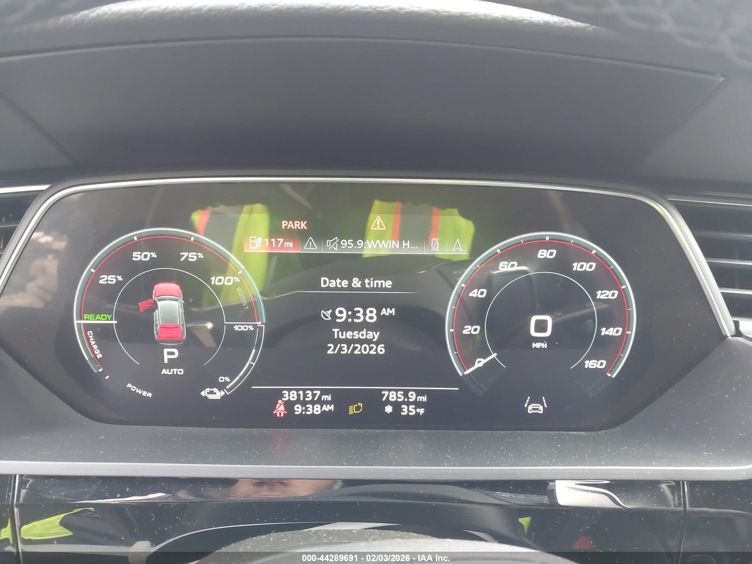 AUDI E-TRON image 7