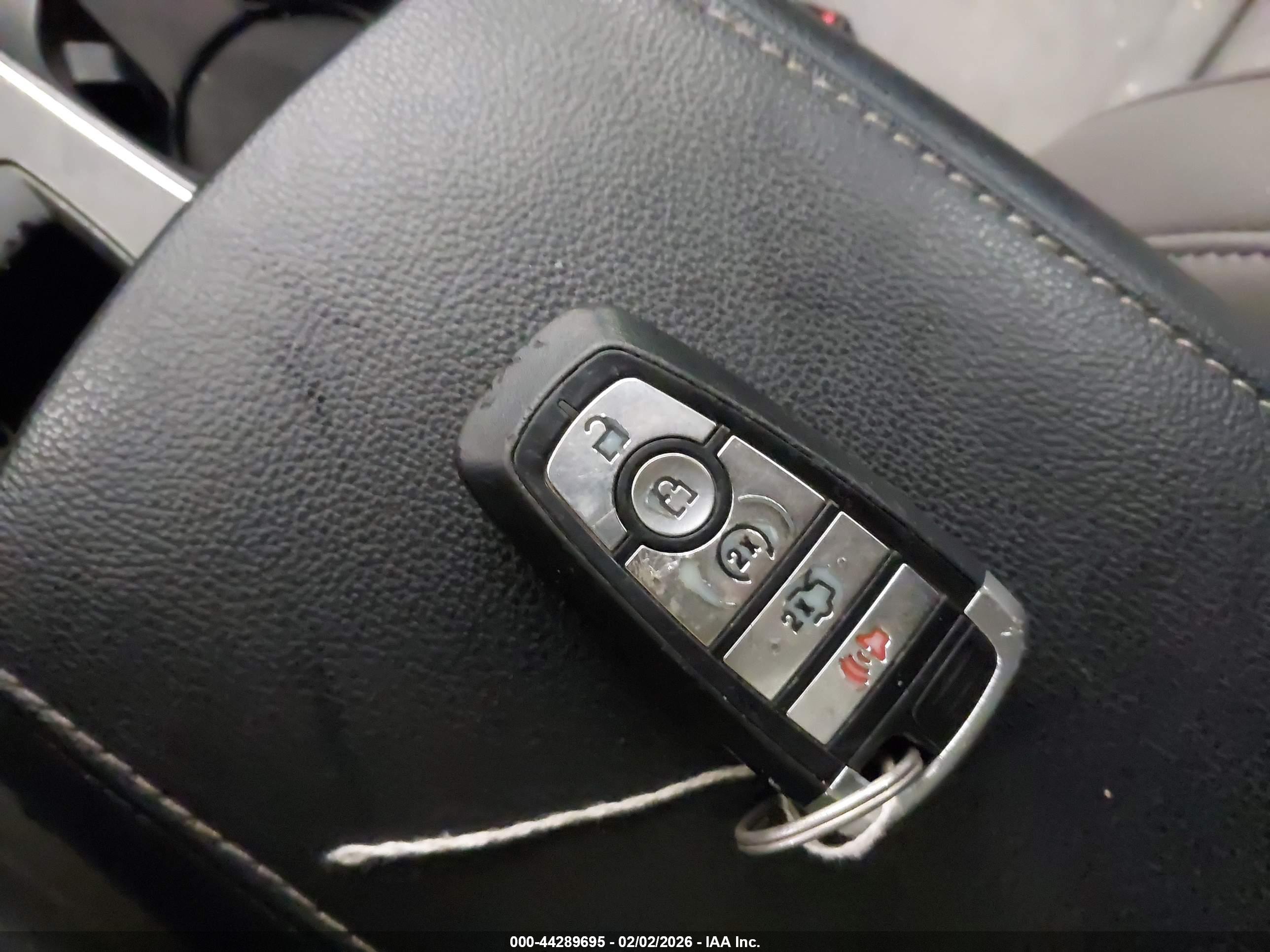 FORD FUSION image 11