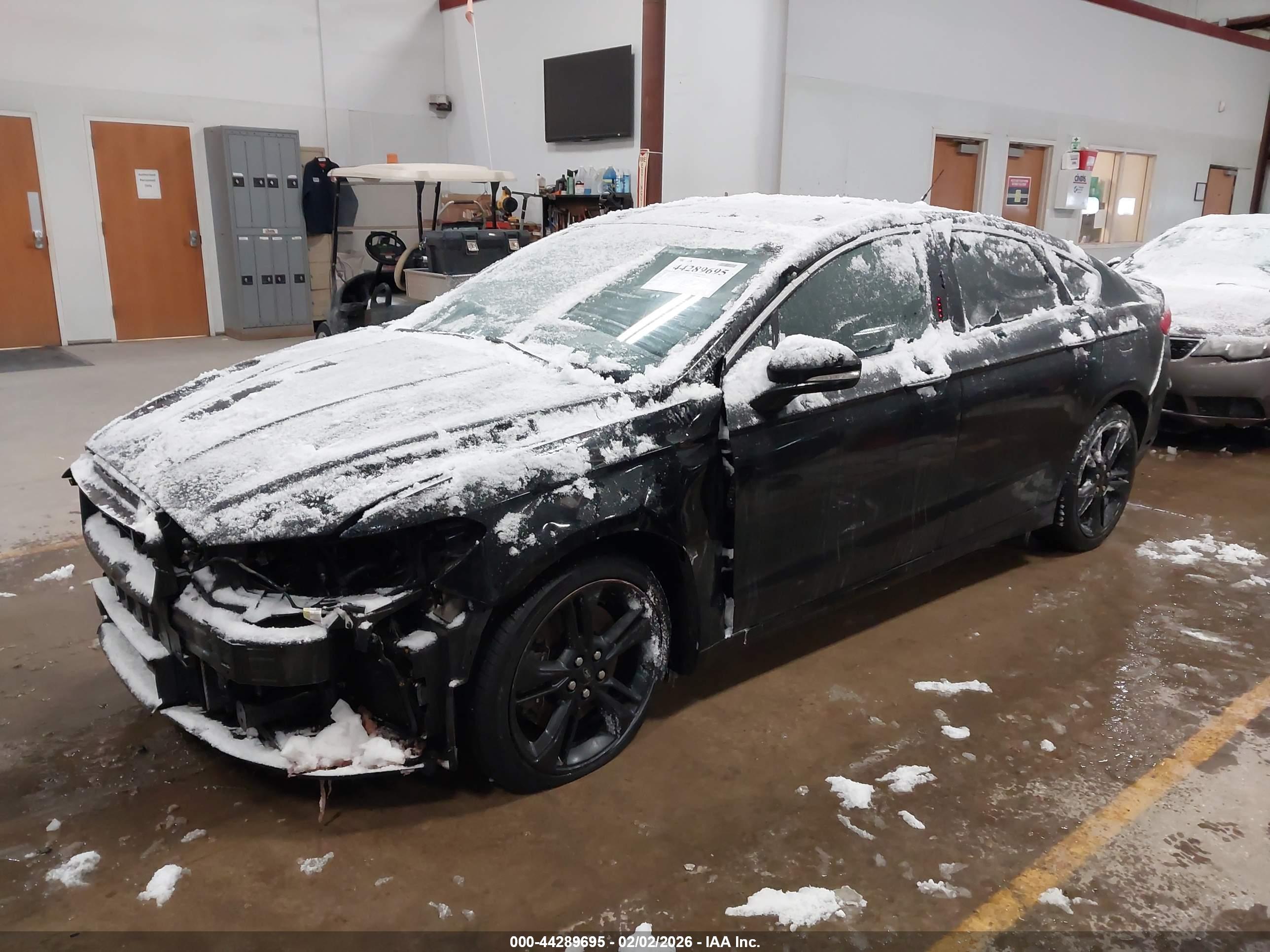 FORD FUSION image 2
