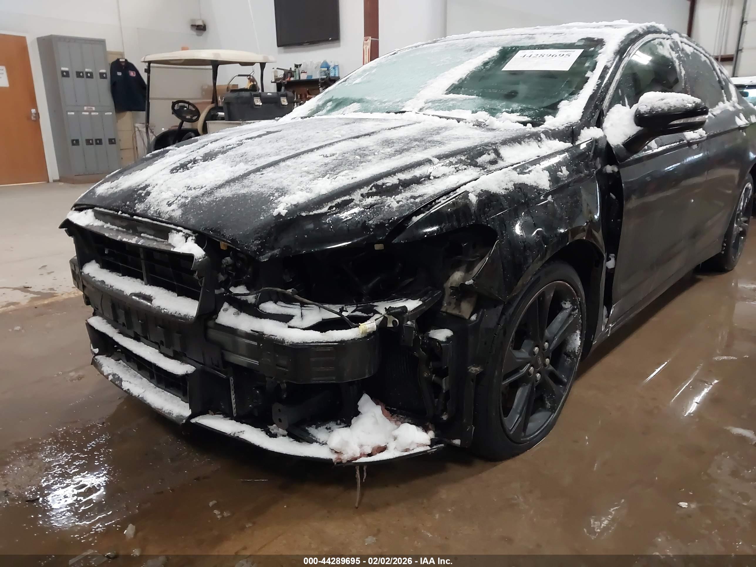 FORD FUSION image 6