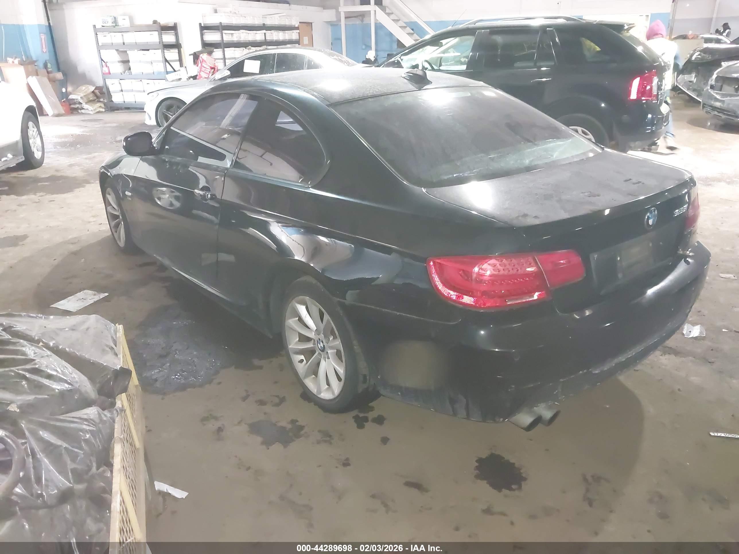 BMW 328I image 3
