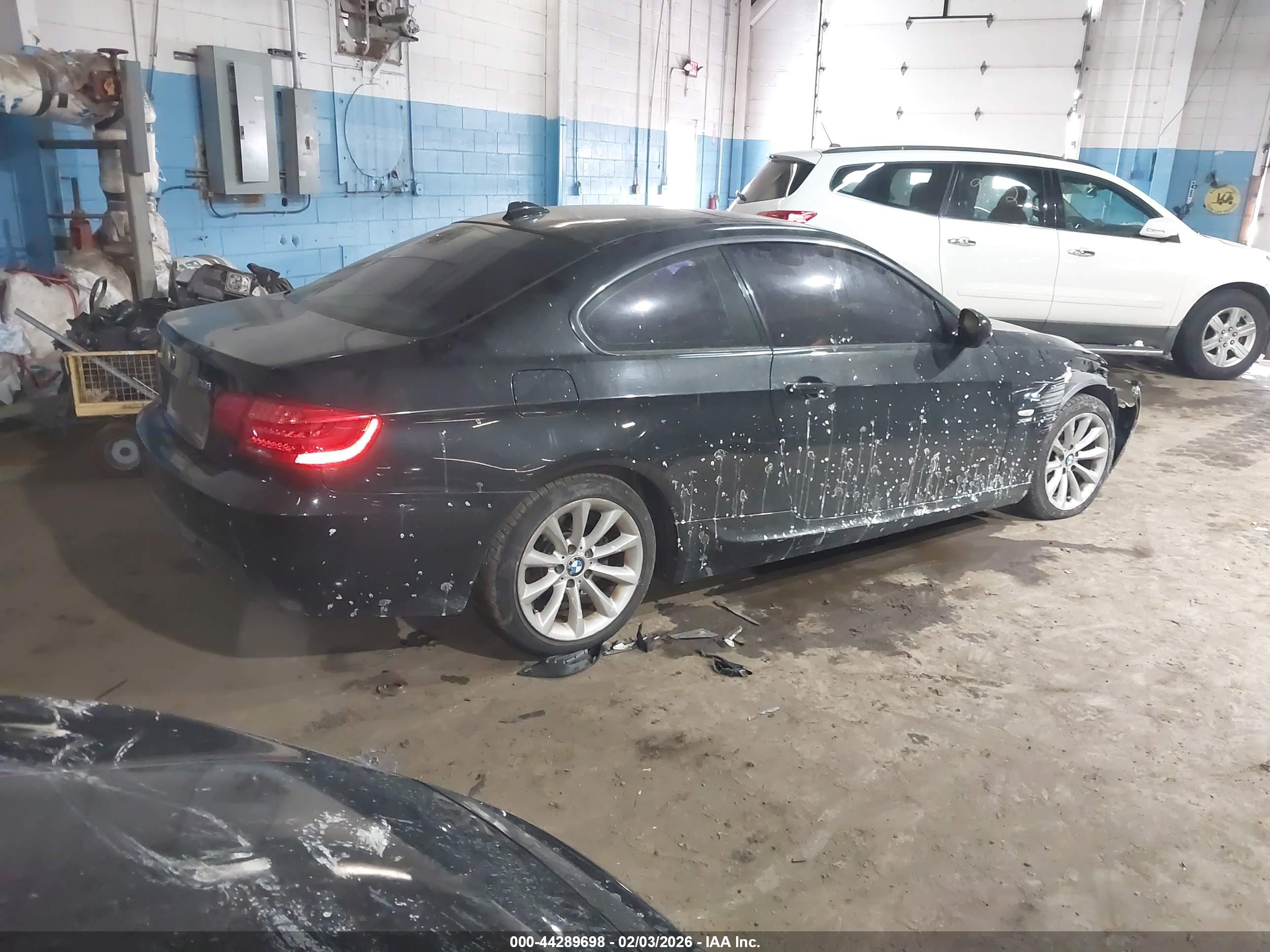 BMW 328I image 4