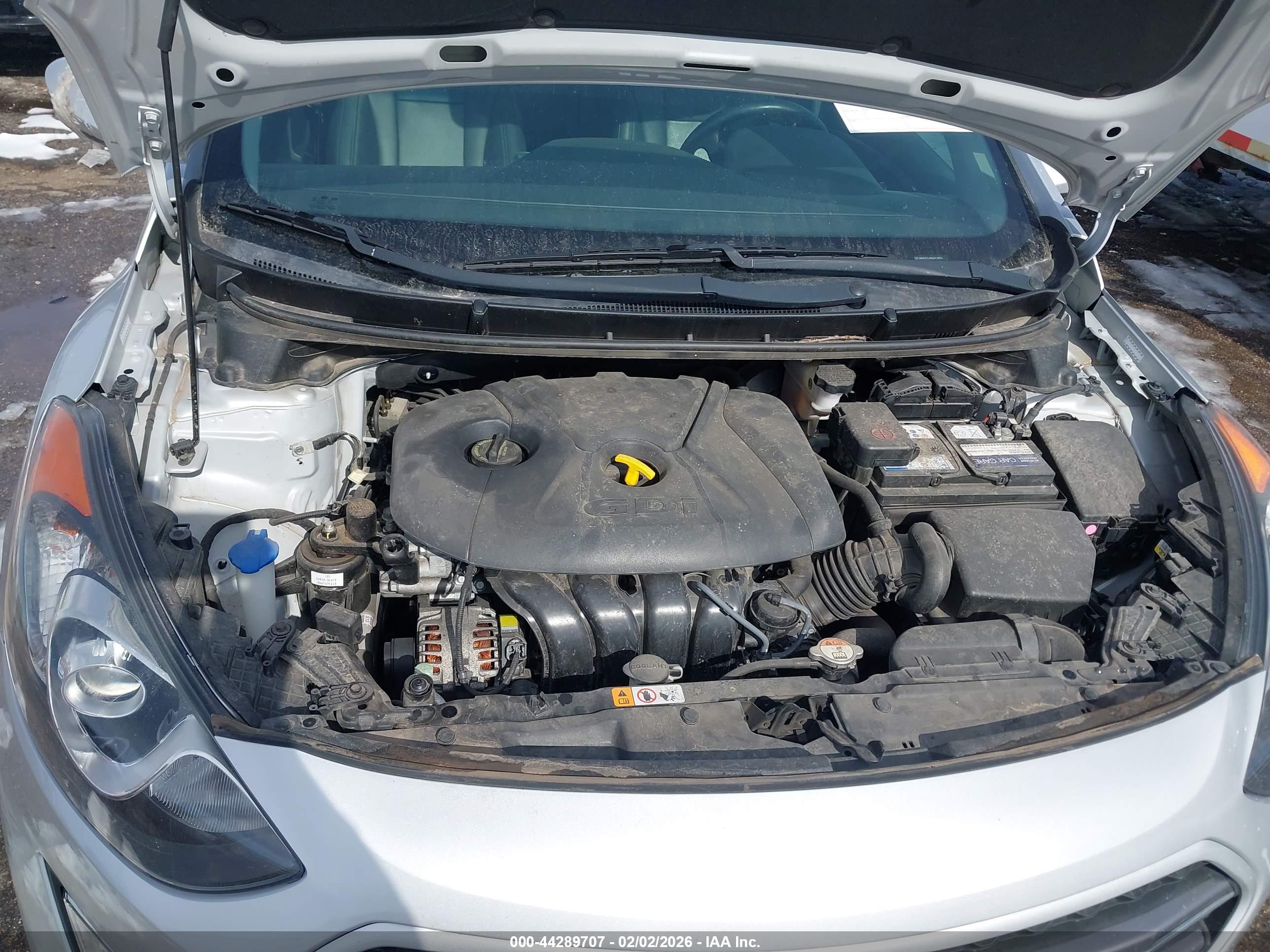 HYUNDAI ELANTRA image 10