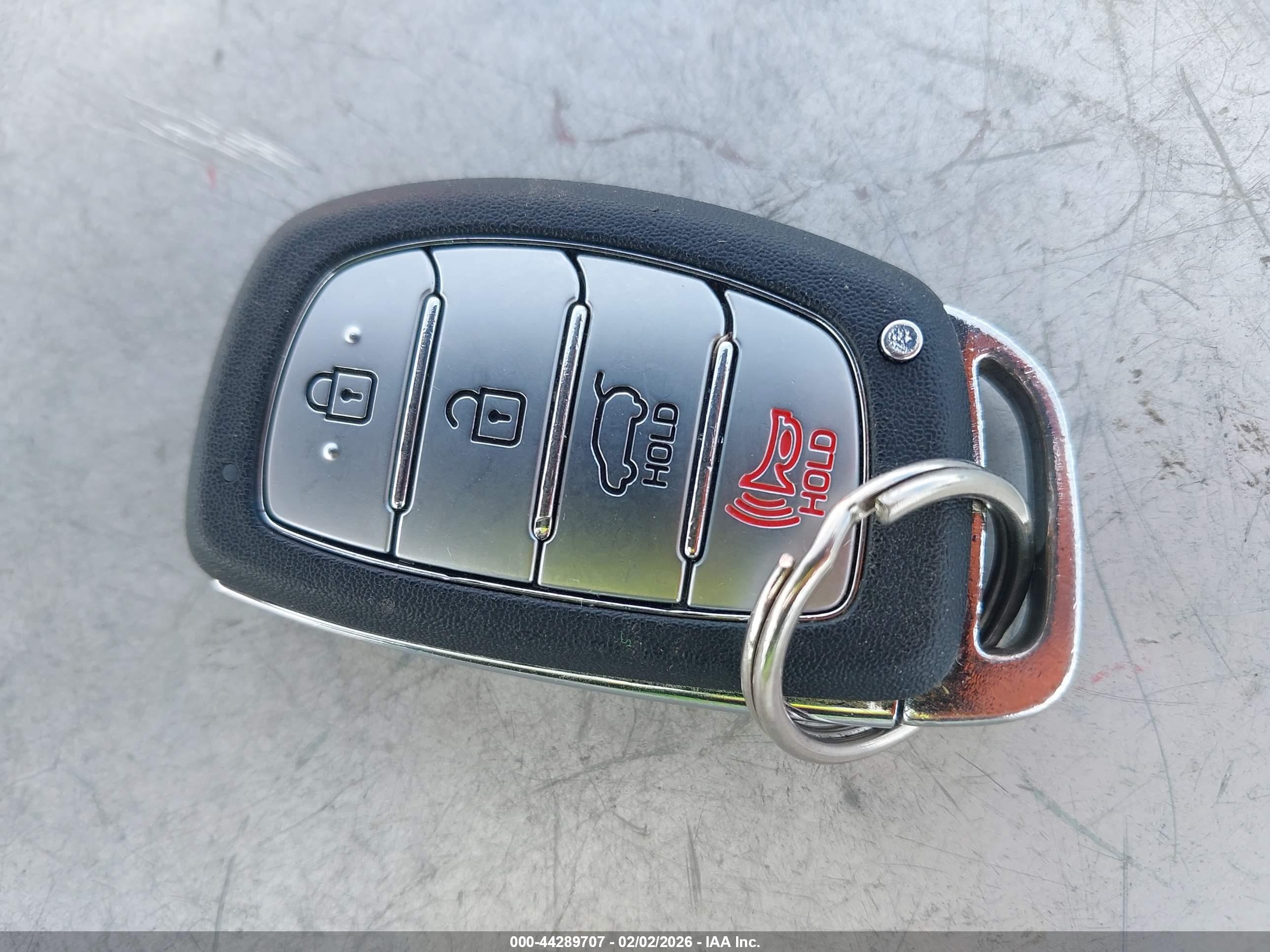 HYUNDAI ELANTRA image 11