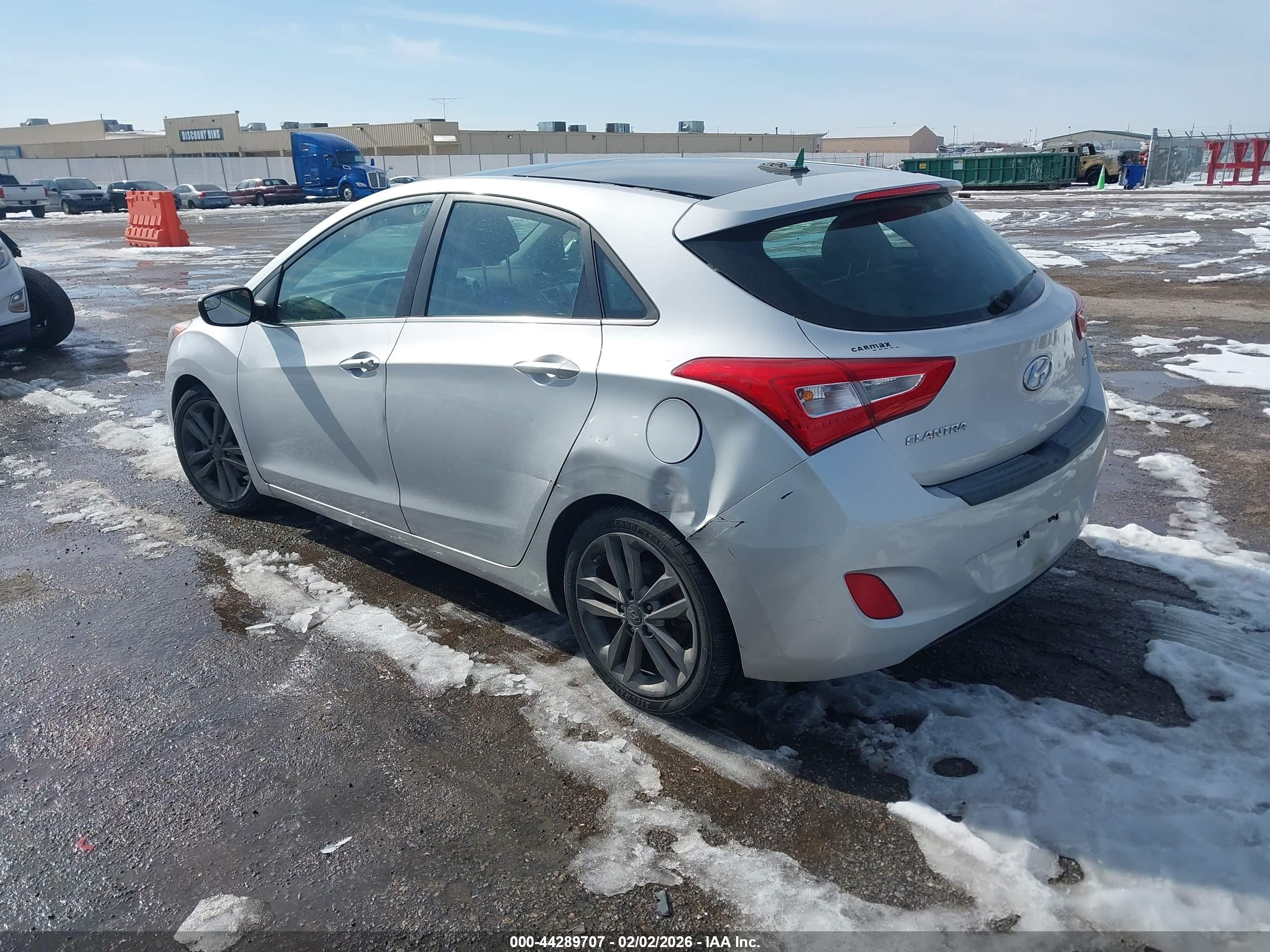 HYUNDAI ELANTRA image 3