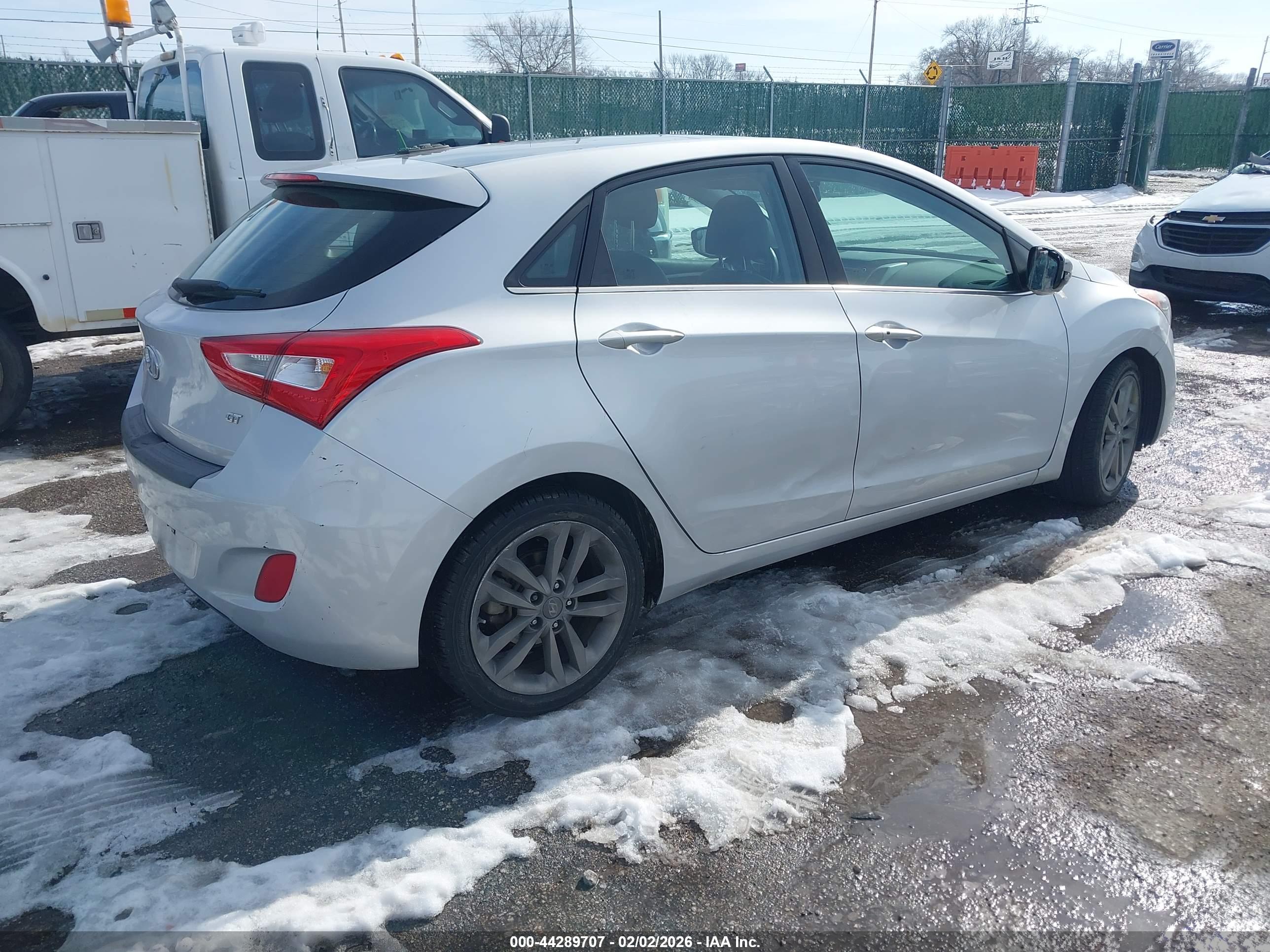 HYUNDAI ELANTRA image 4