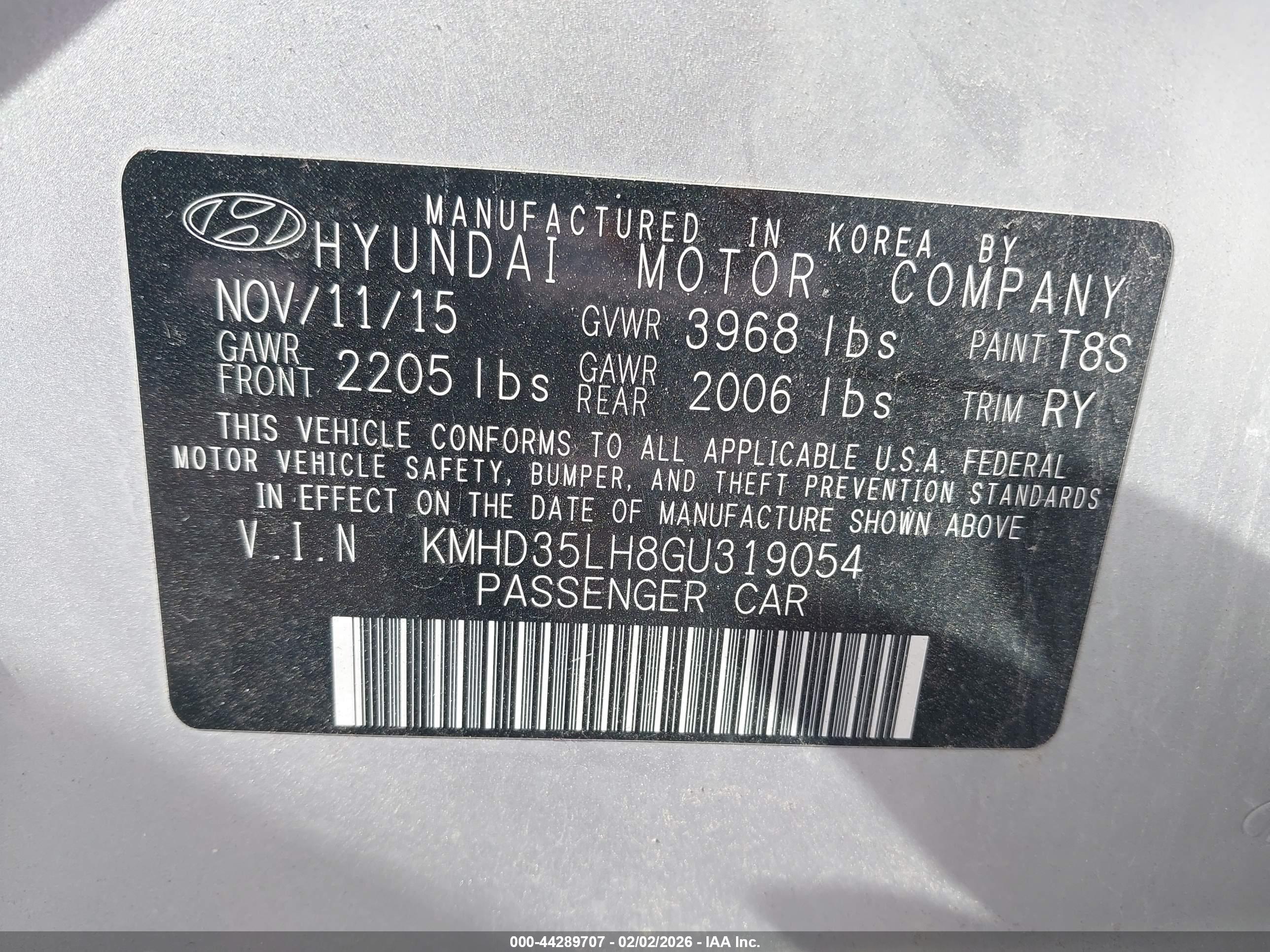 HYUNDAI ELANTRA image 9