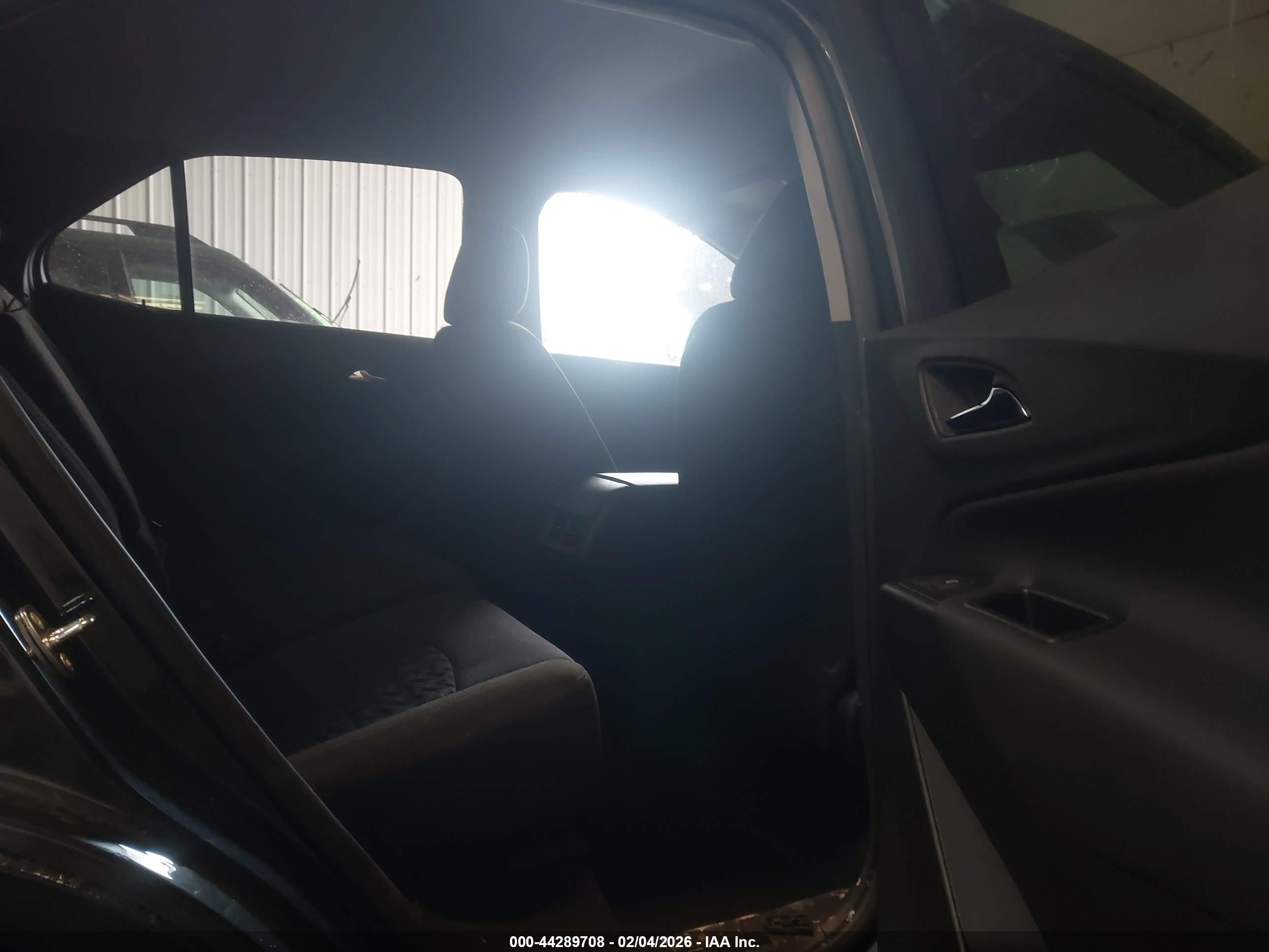 CHEVROLET EQUINOX image 8