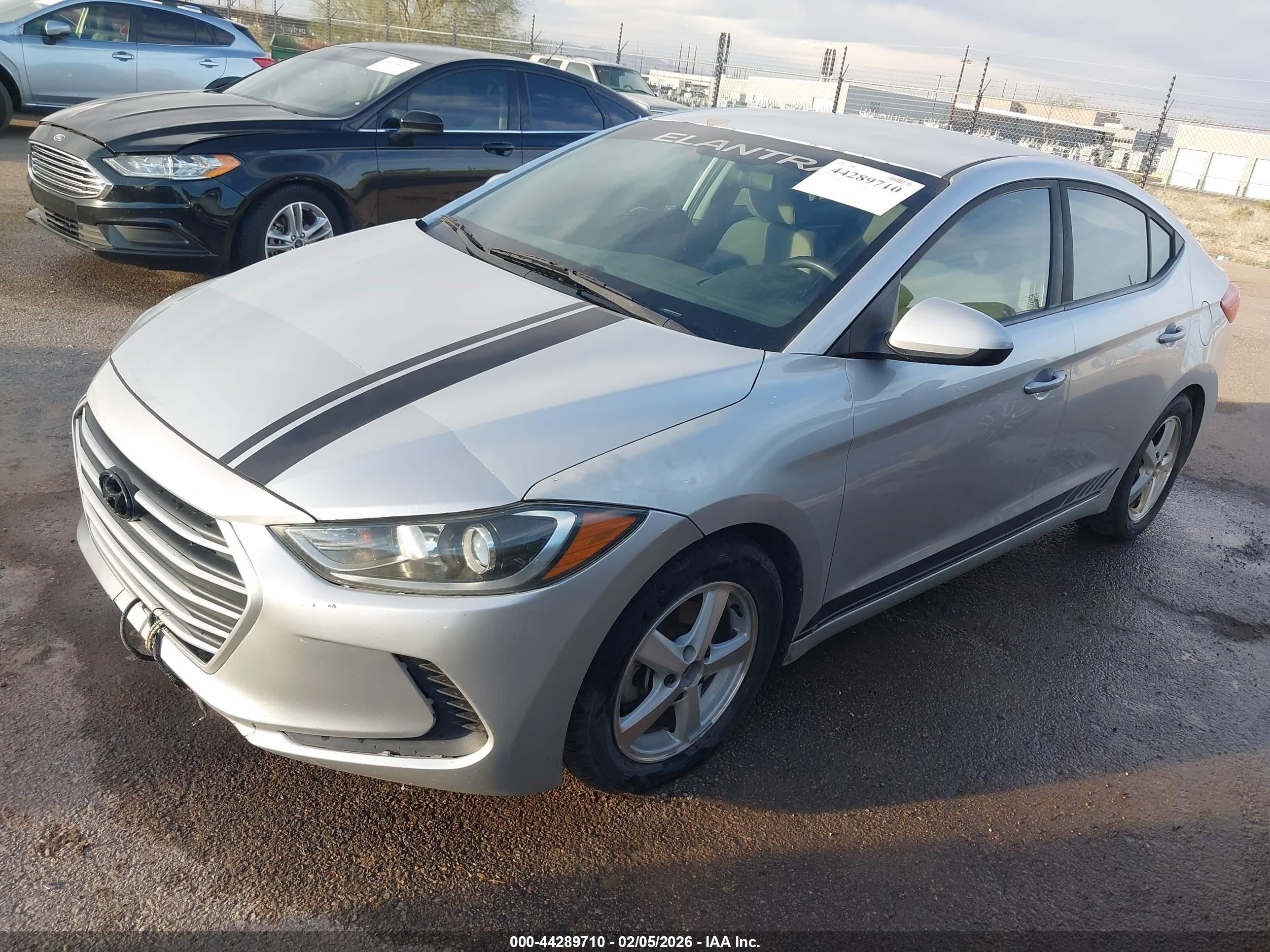HYUNDAI ELANTRA image 2