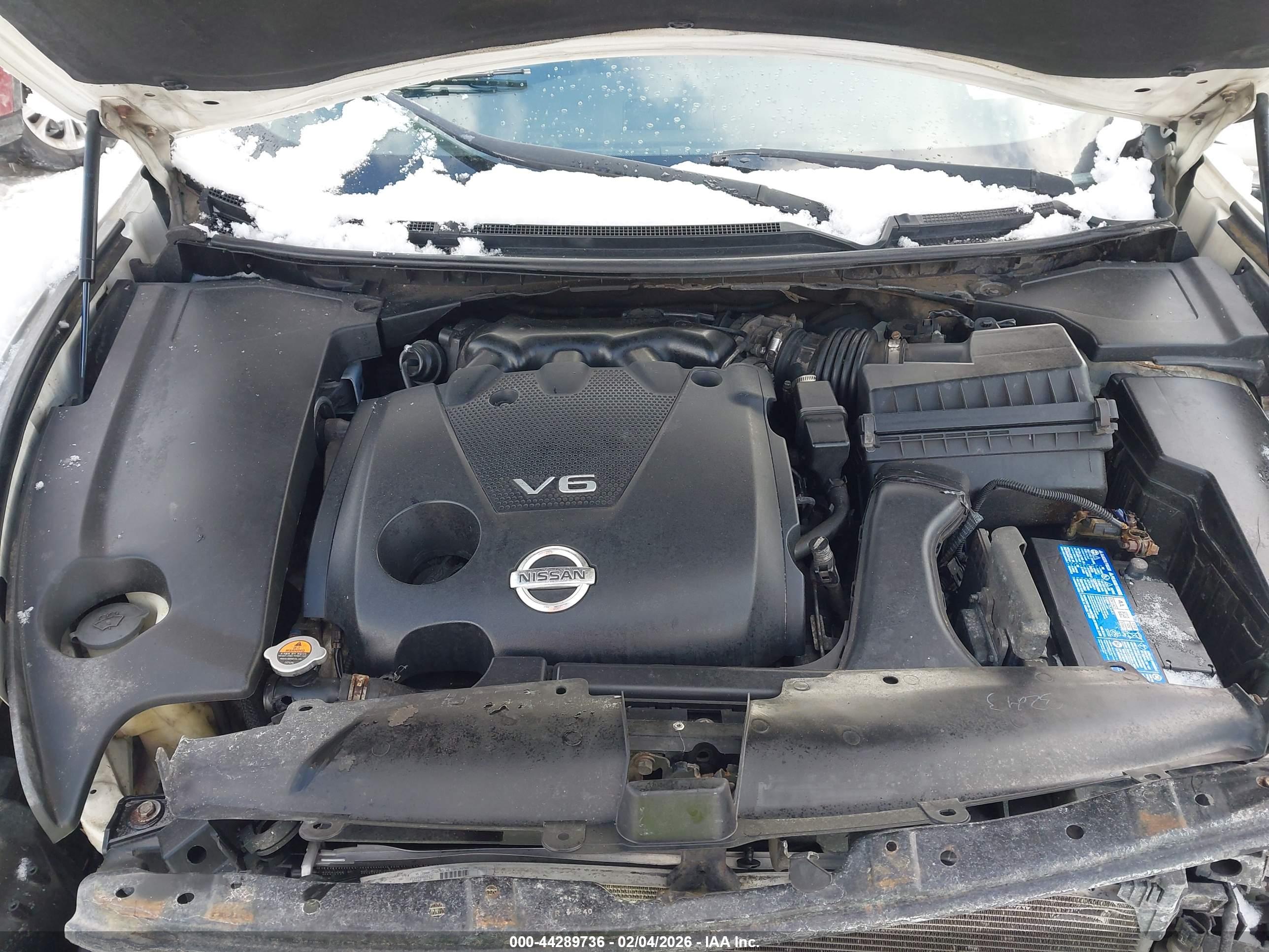 NISSAN MAXIMA image 10