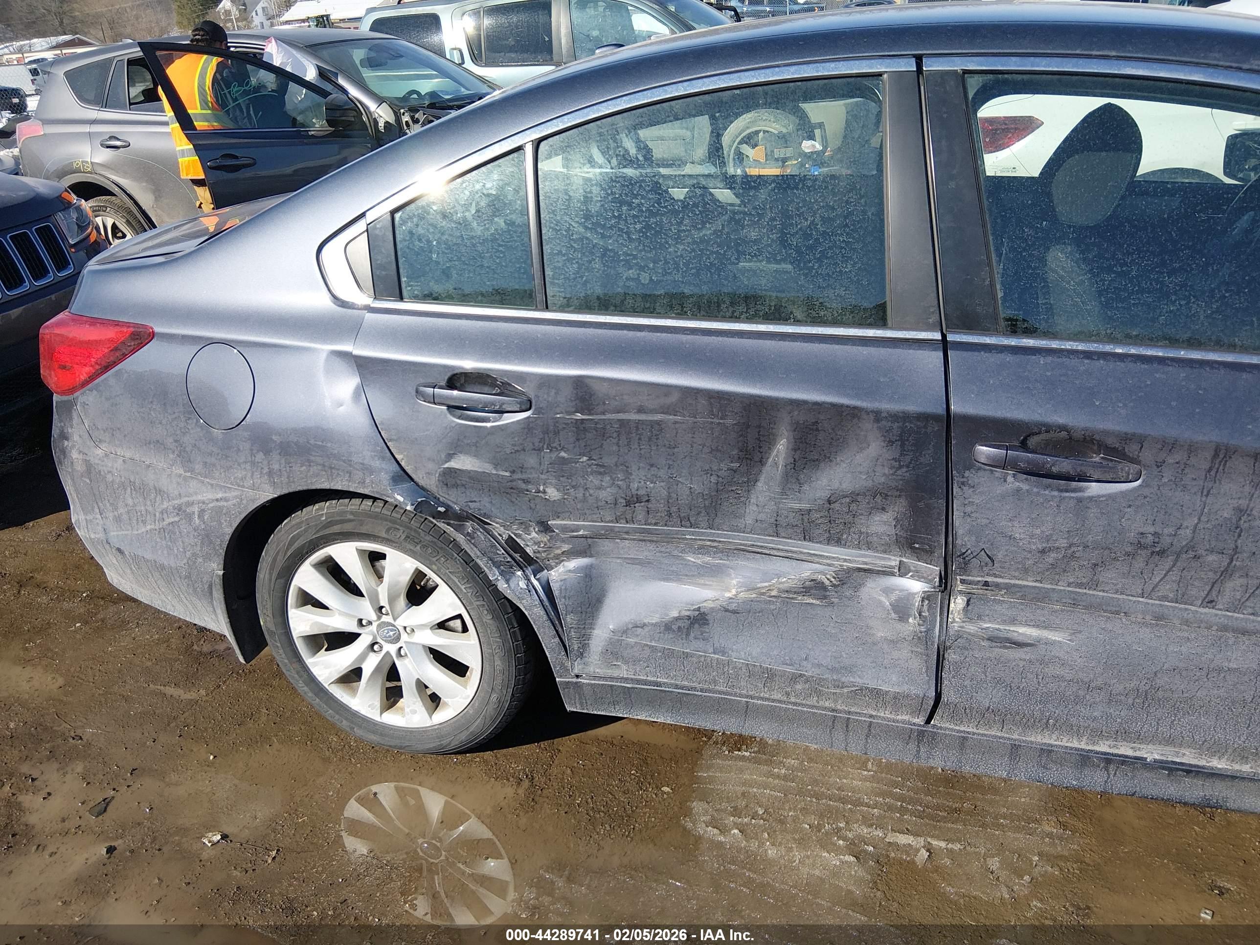 SUBARU LEGACY image 6