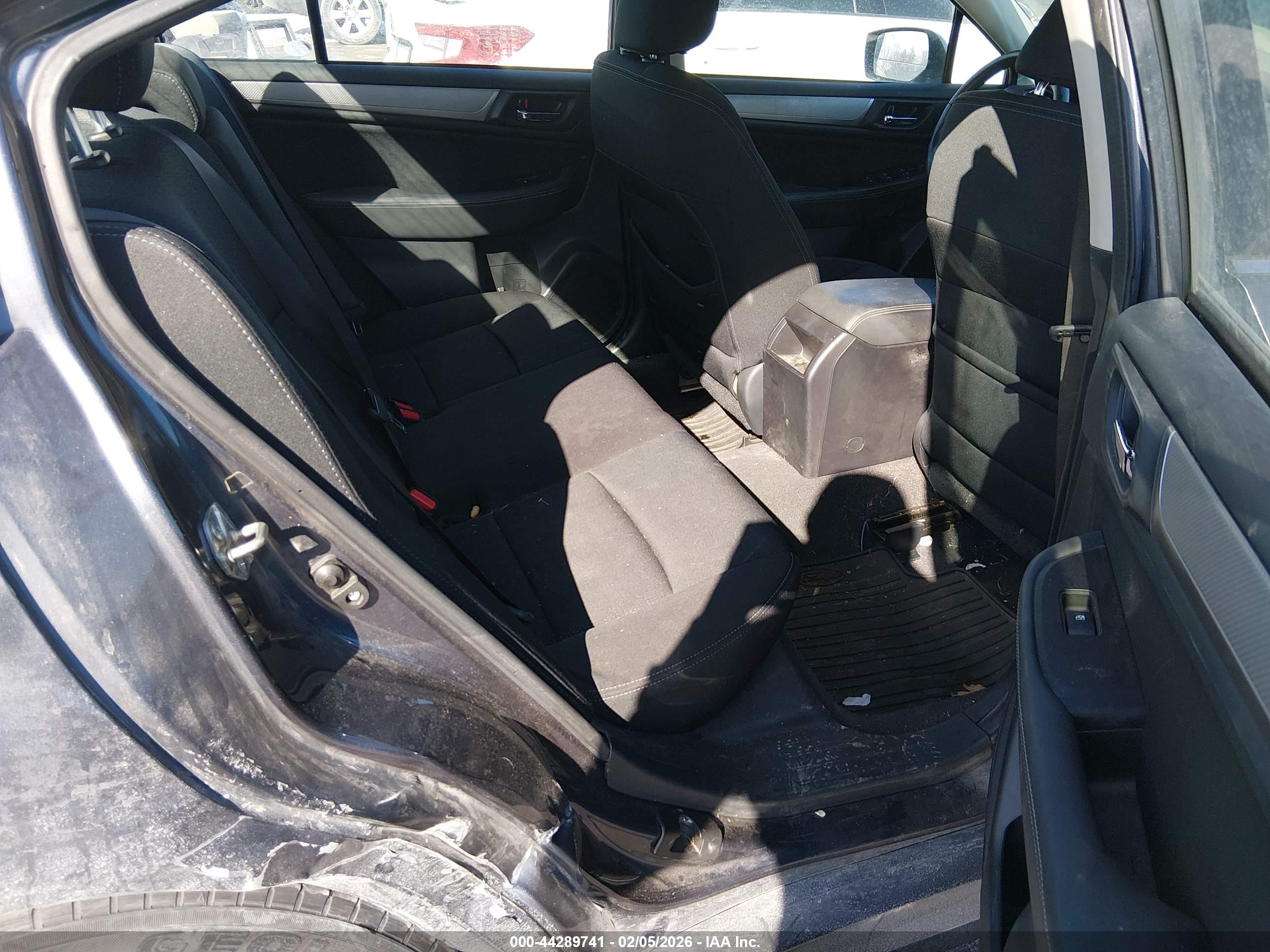 SUBARU LEGACY image 8