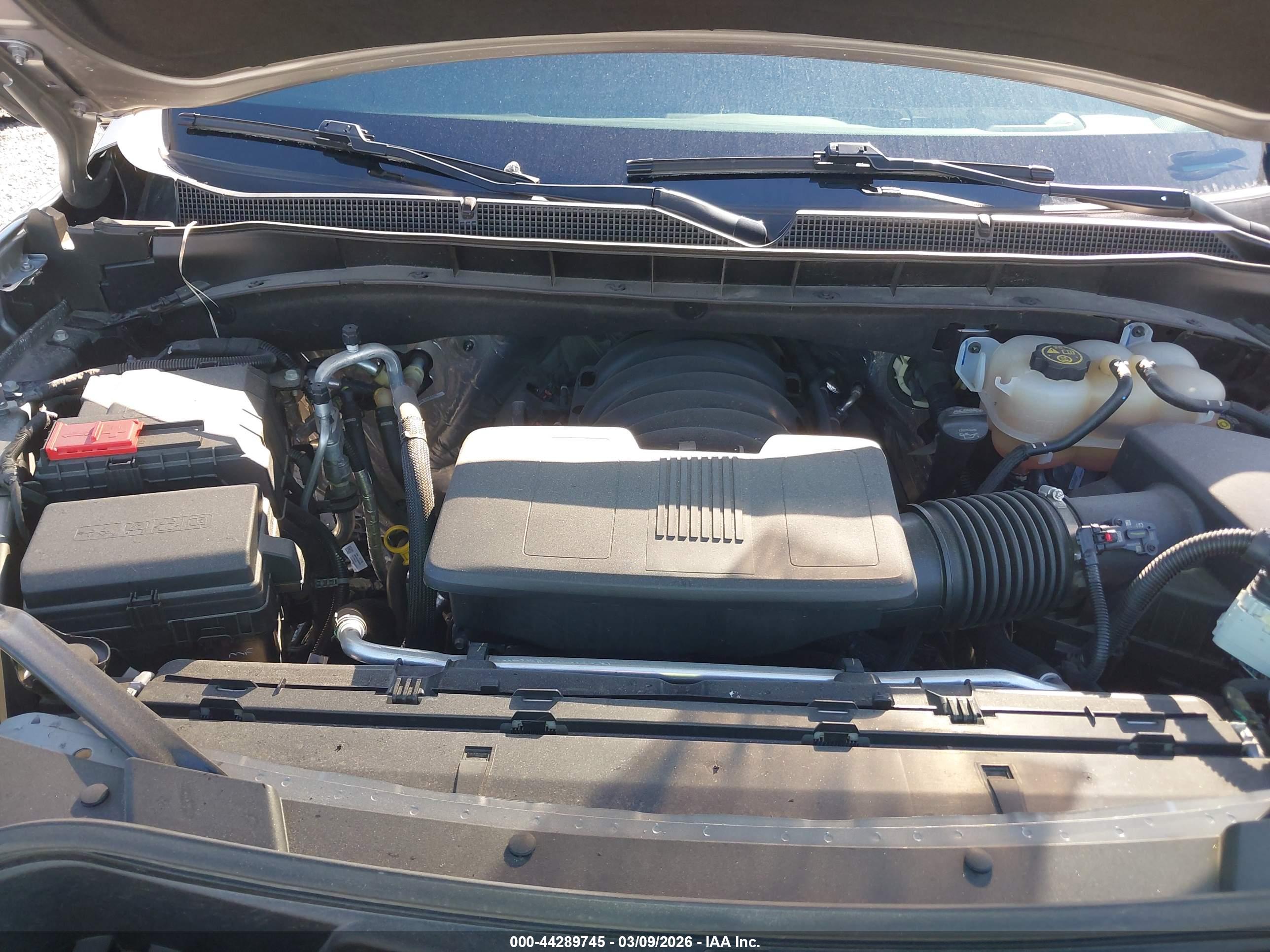 CHEVROLET SUBURBAN image 10