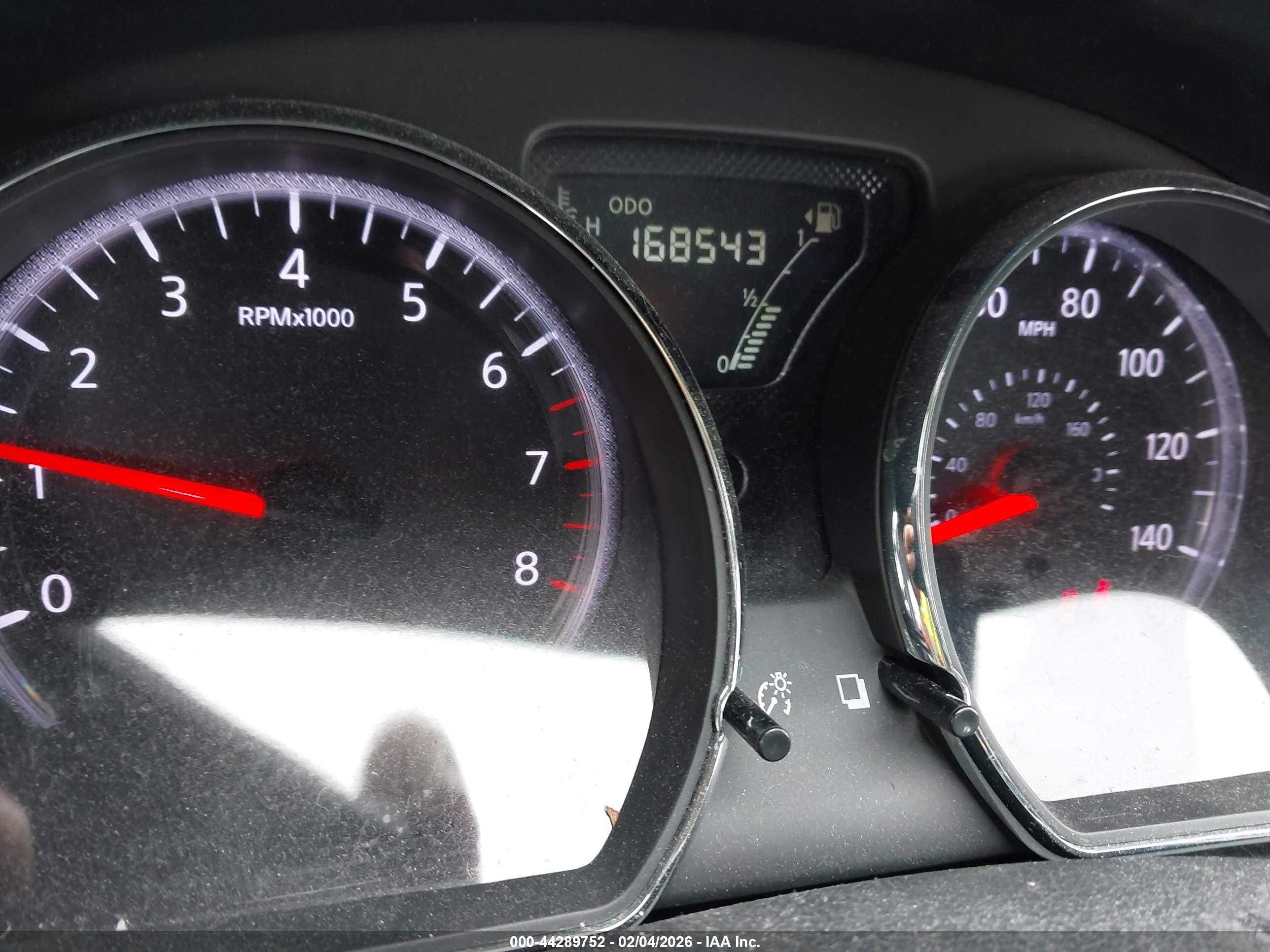 NISSAN VERSA image 7