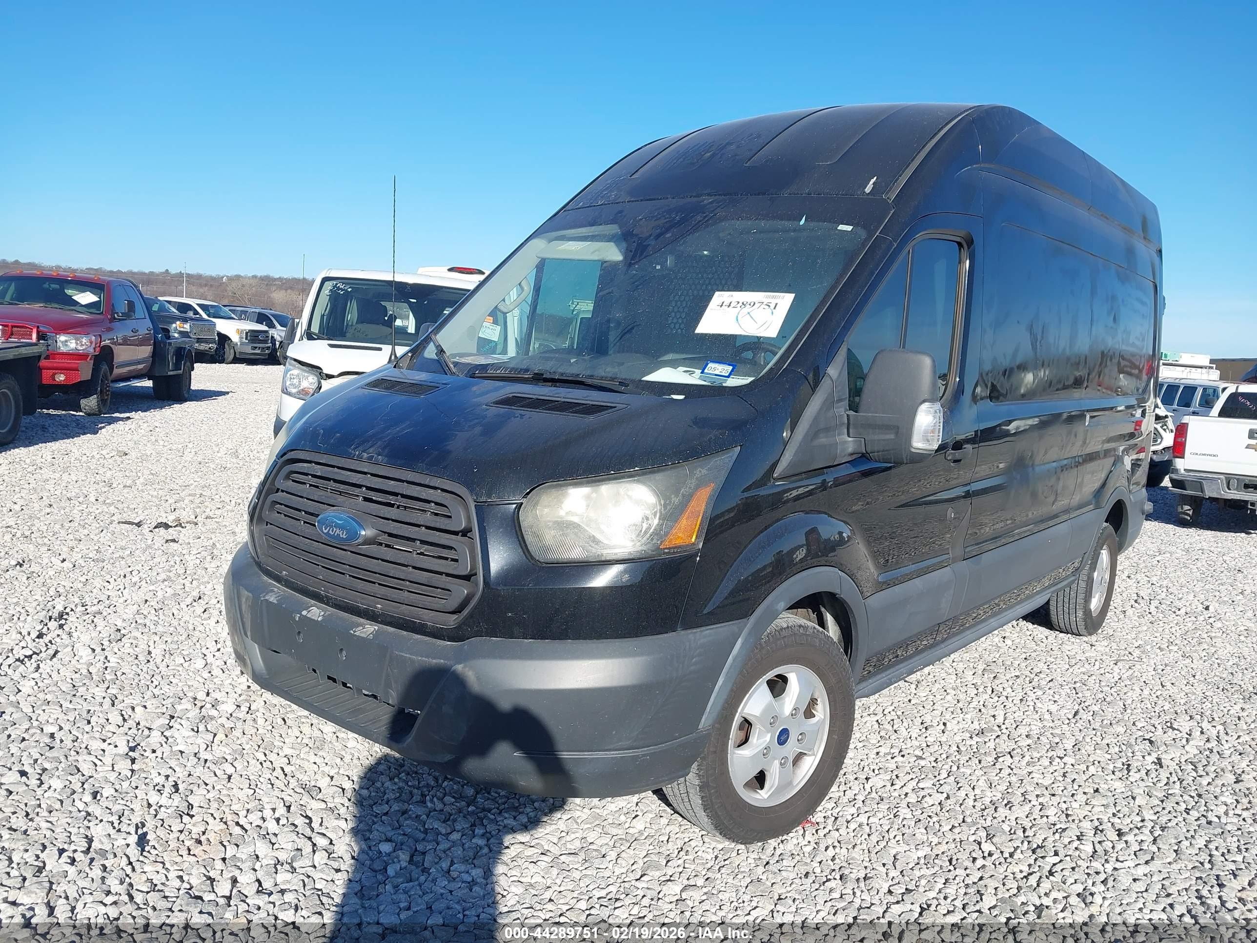 FORD TRANSIT-250 image 2