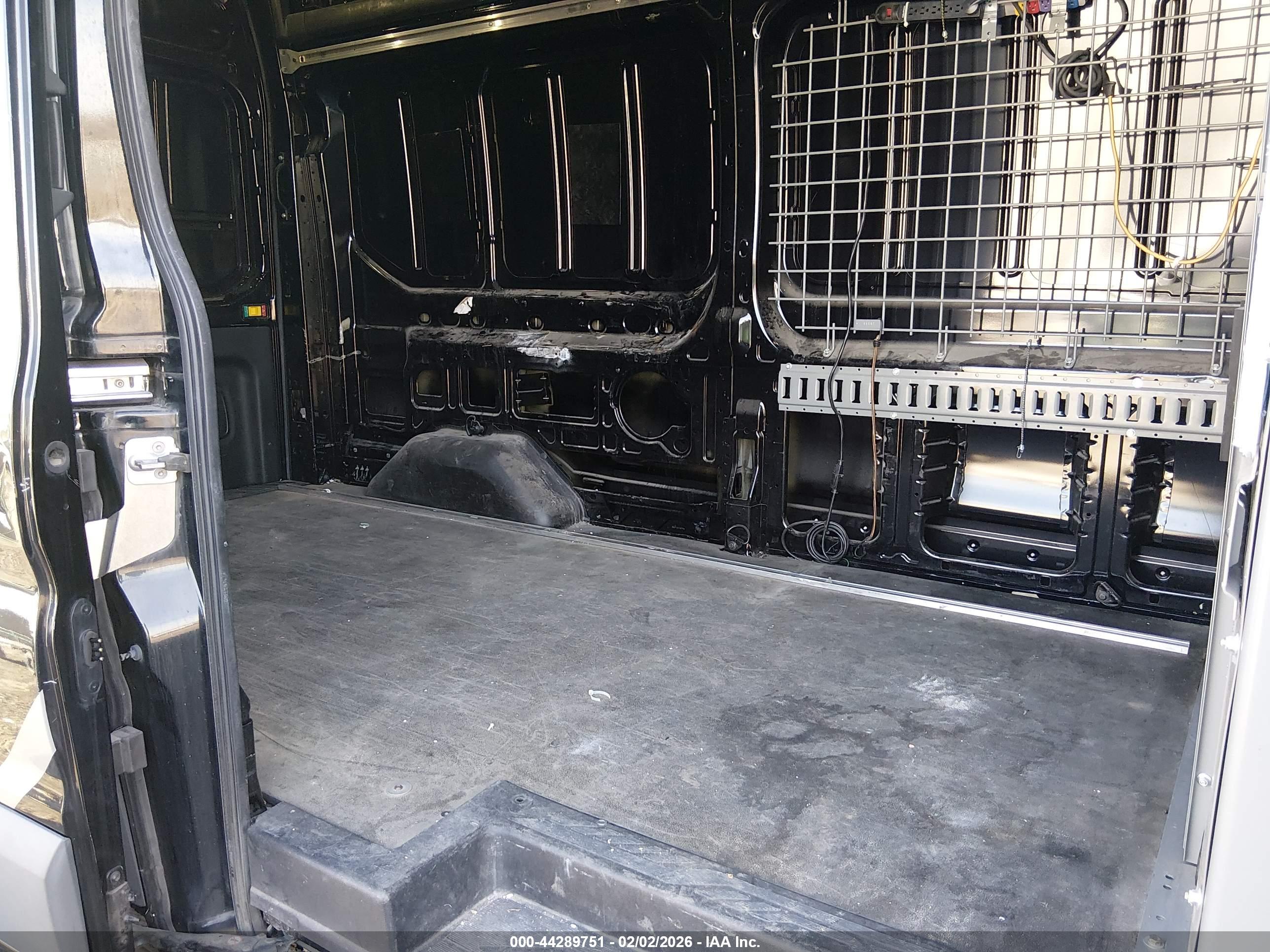 FORD TRANSIT-250 image 8
