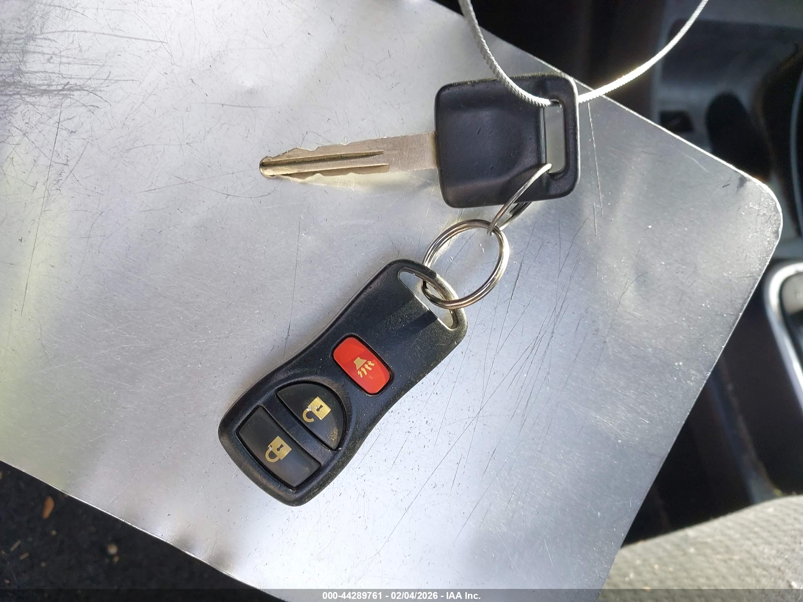 NISSAN VERSA image 11