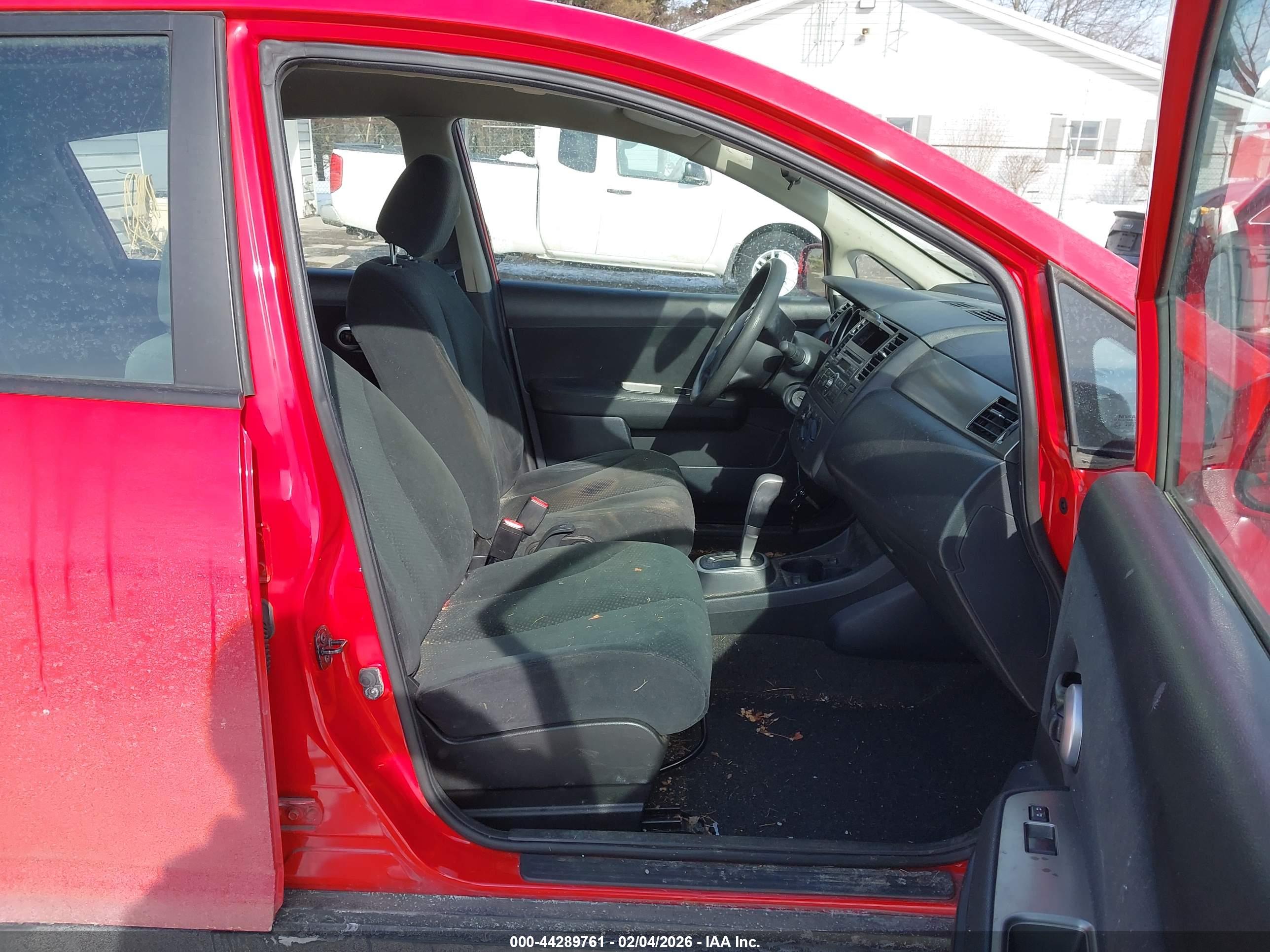 NISSAN VERSA image 5