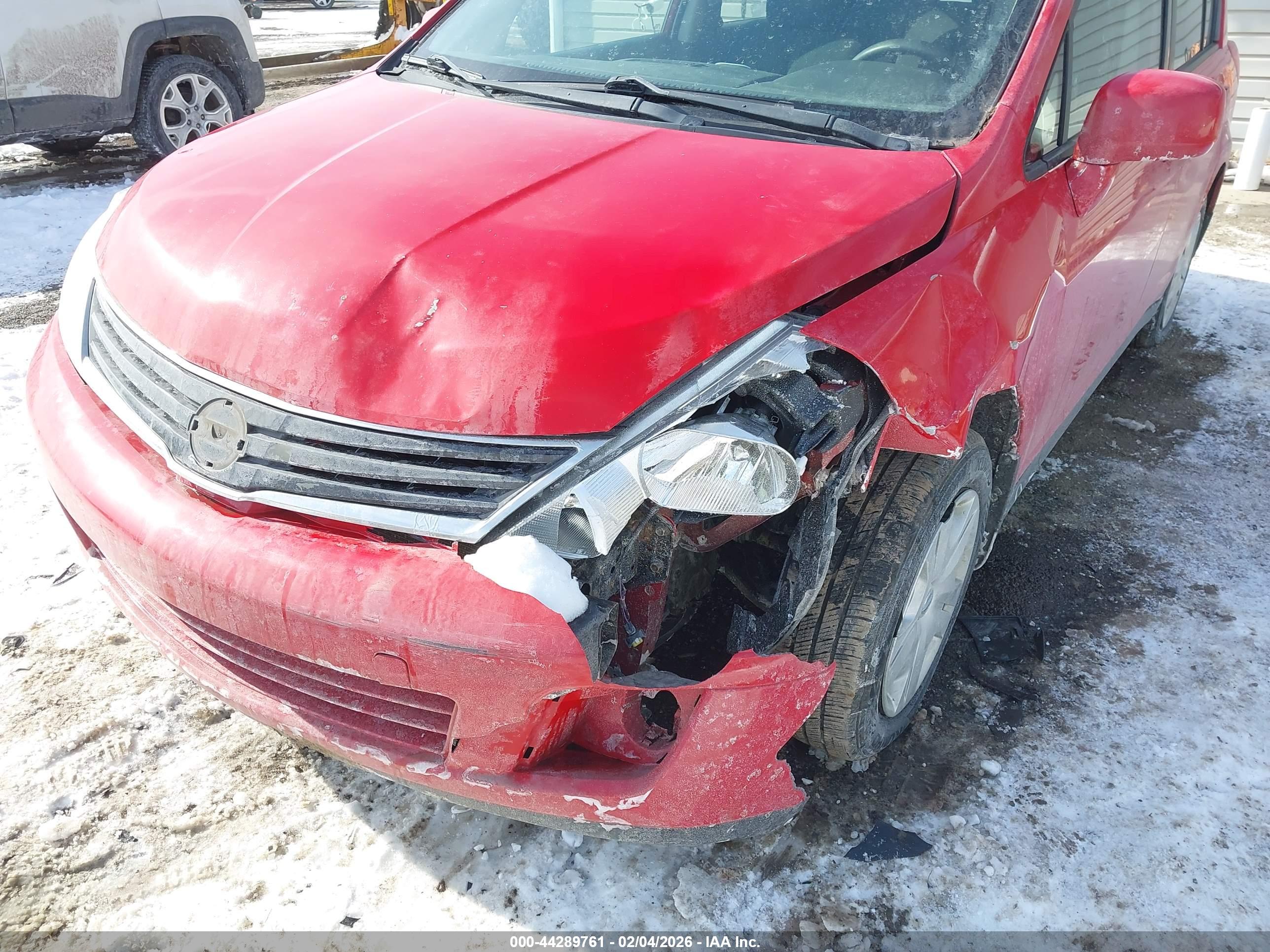 NISSAN VERSA image 6