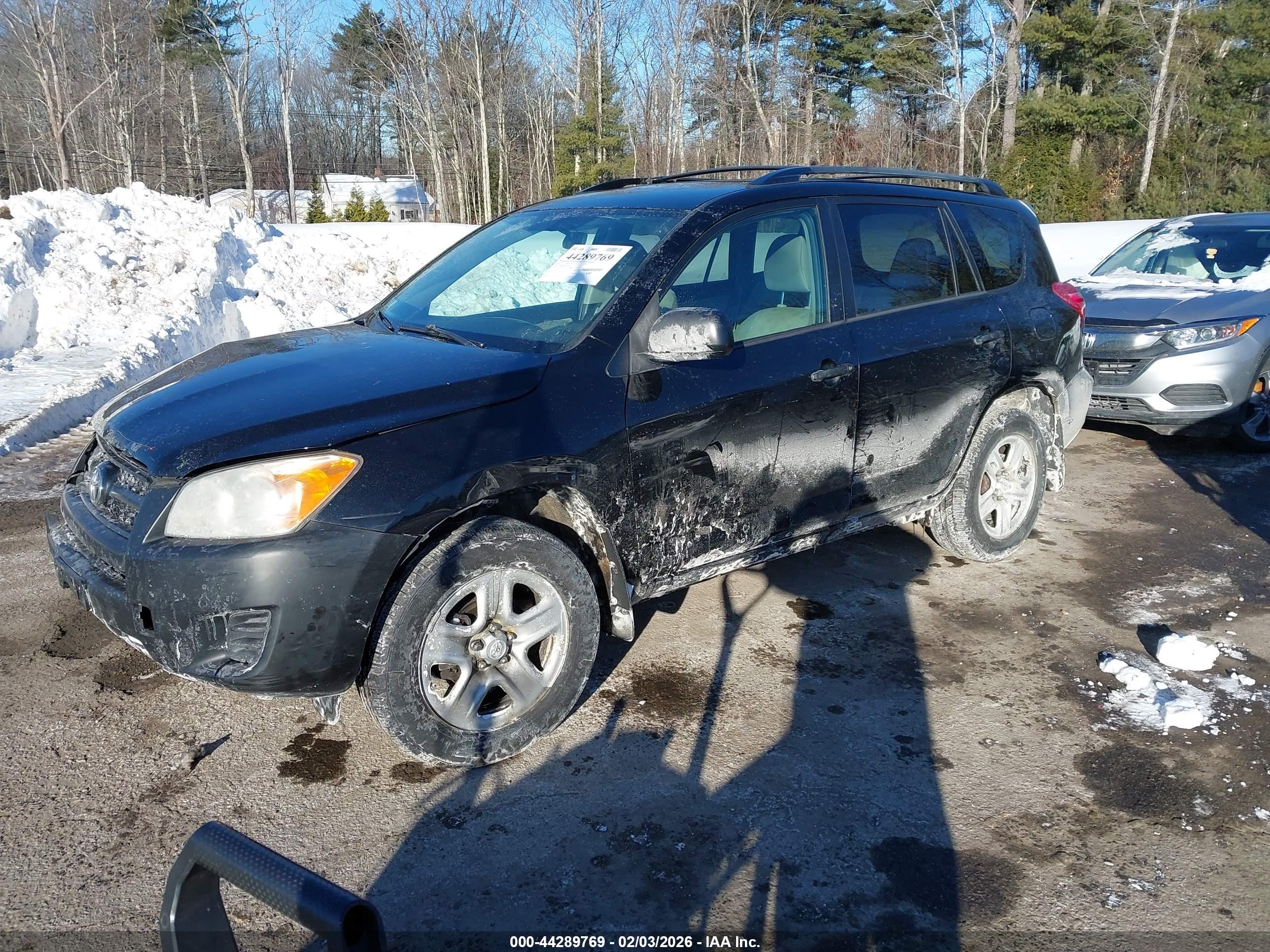TOYOTA RAV4 image 2