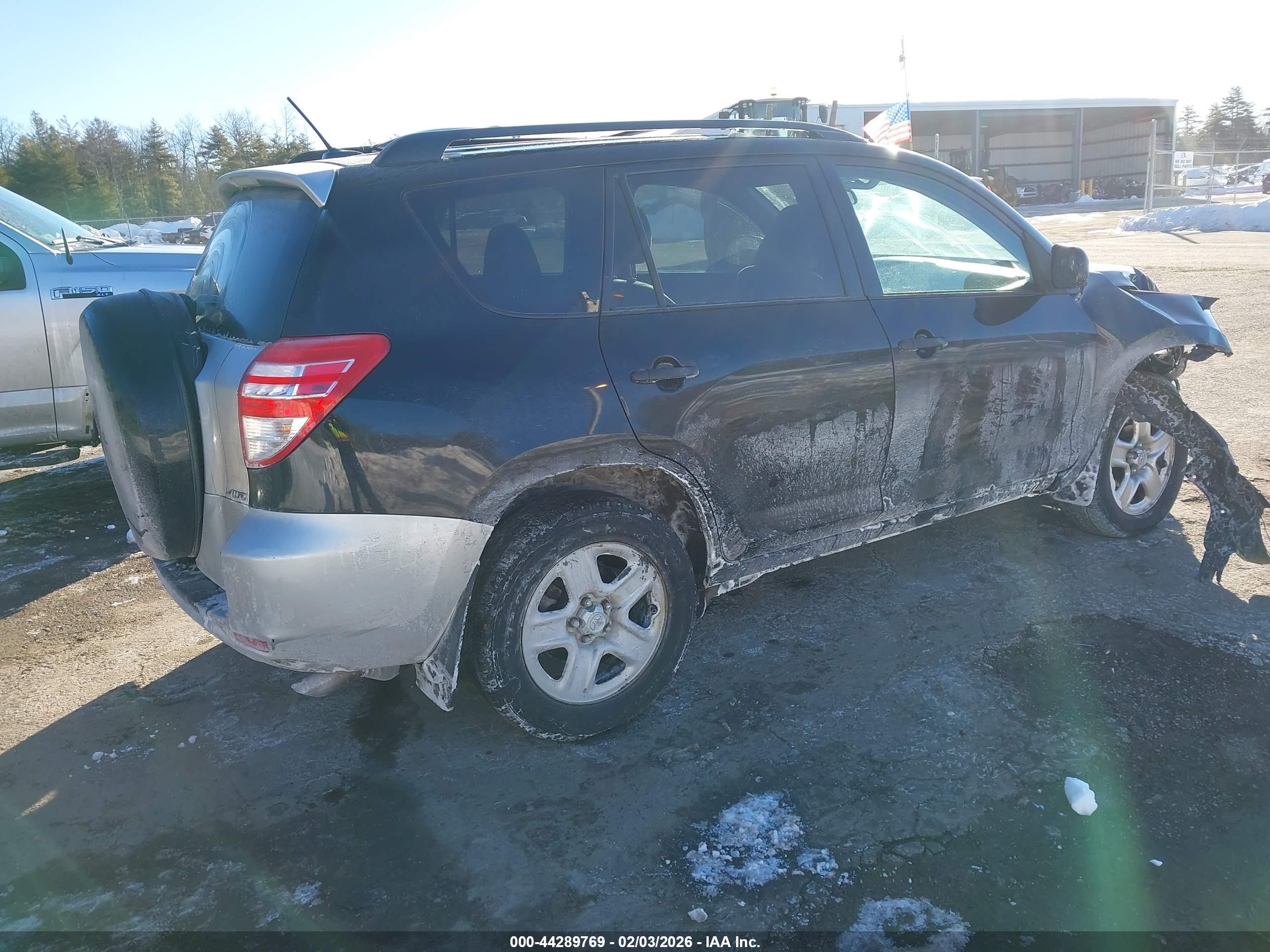 TOYOTA RAV4 image 4