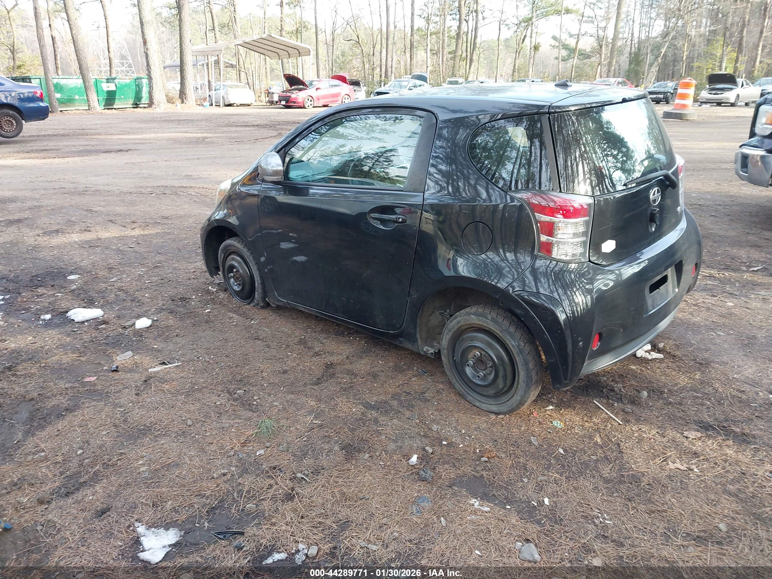 SCION IQ image 3