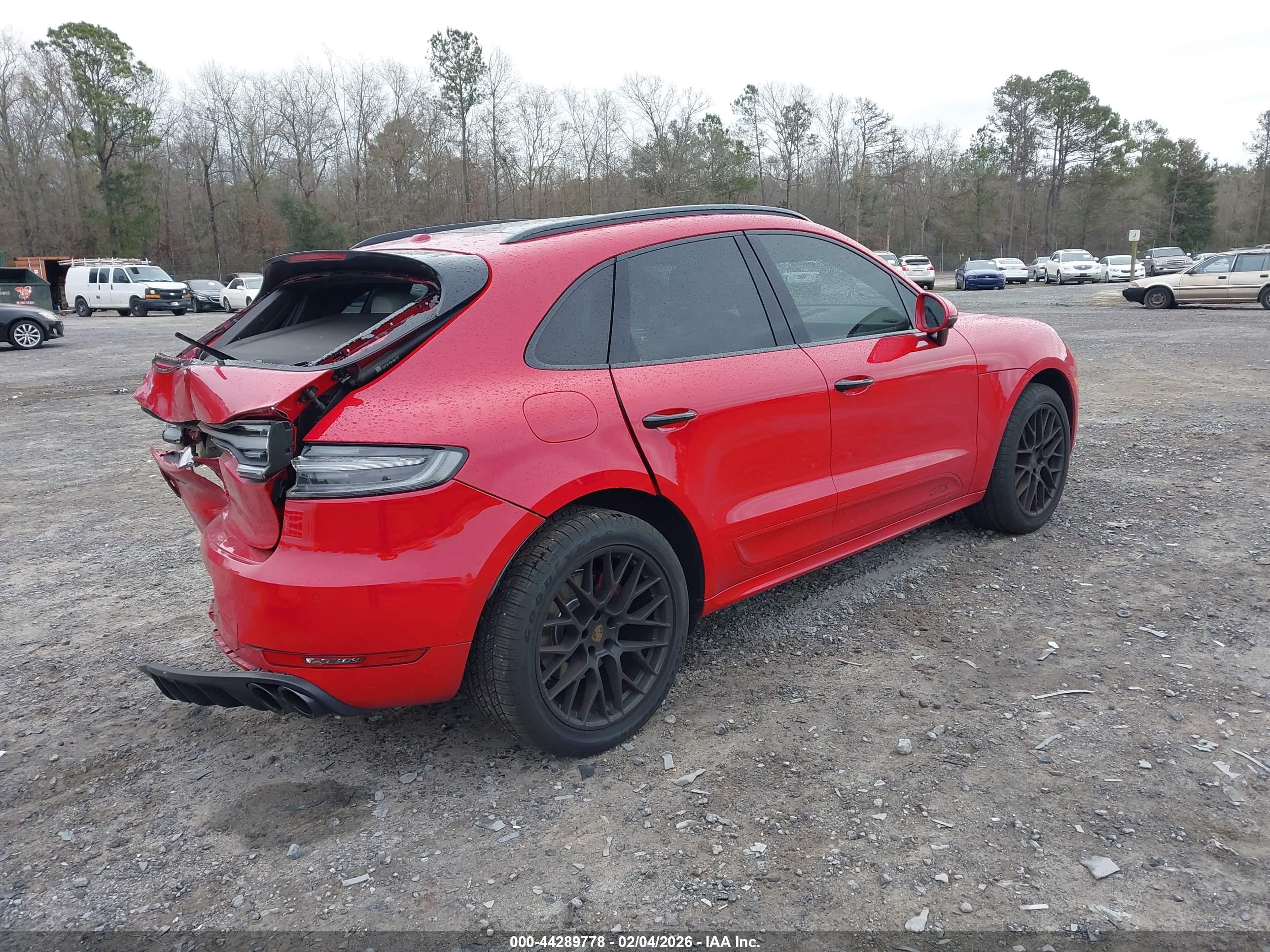 PORSCHE MACAN image 4