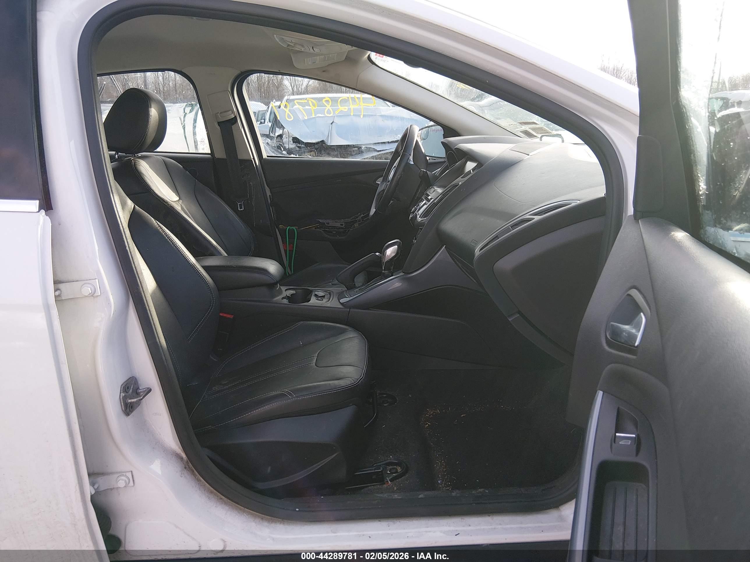 FORD FOCUS image 5