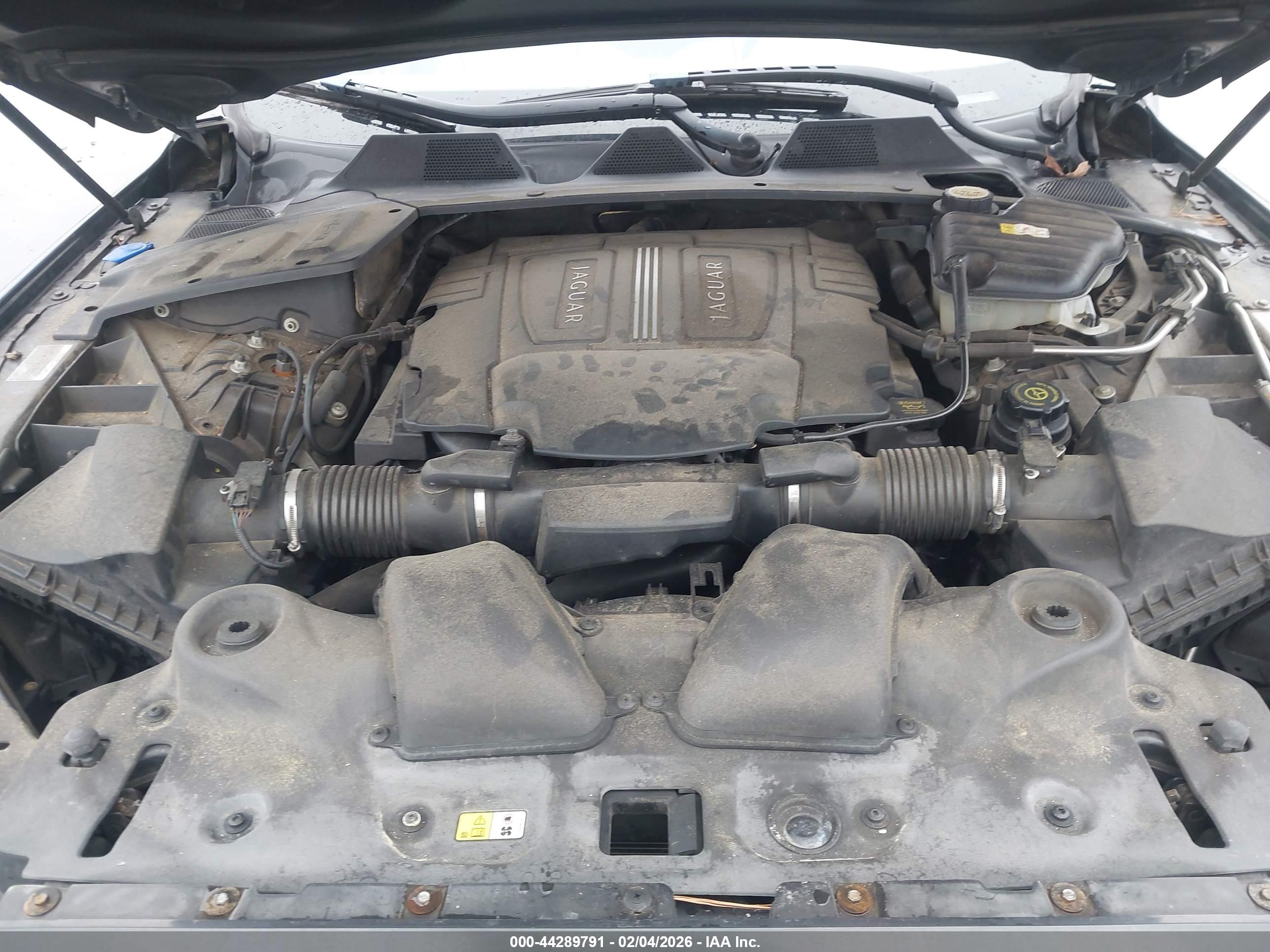 JAGUAR XJ image 10