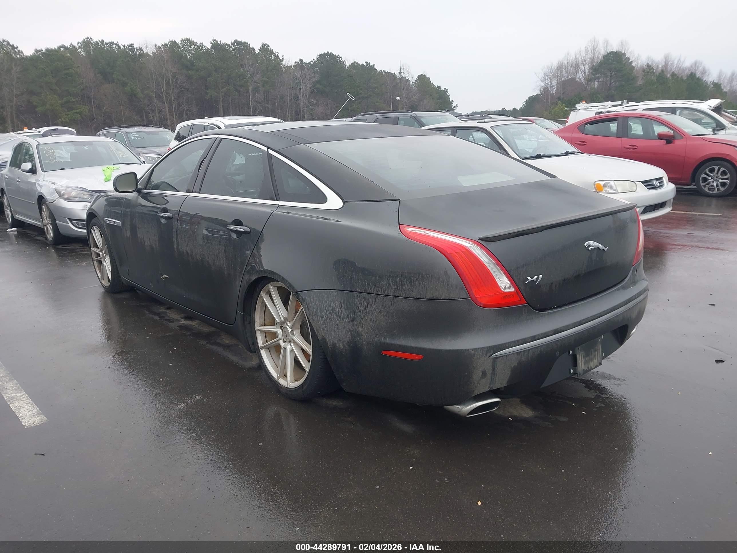 JAGUAR XJ image 3