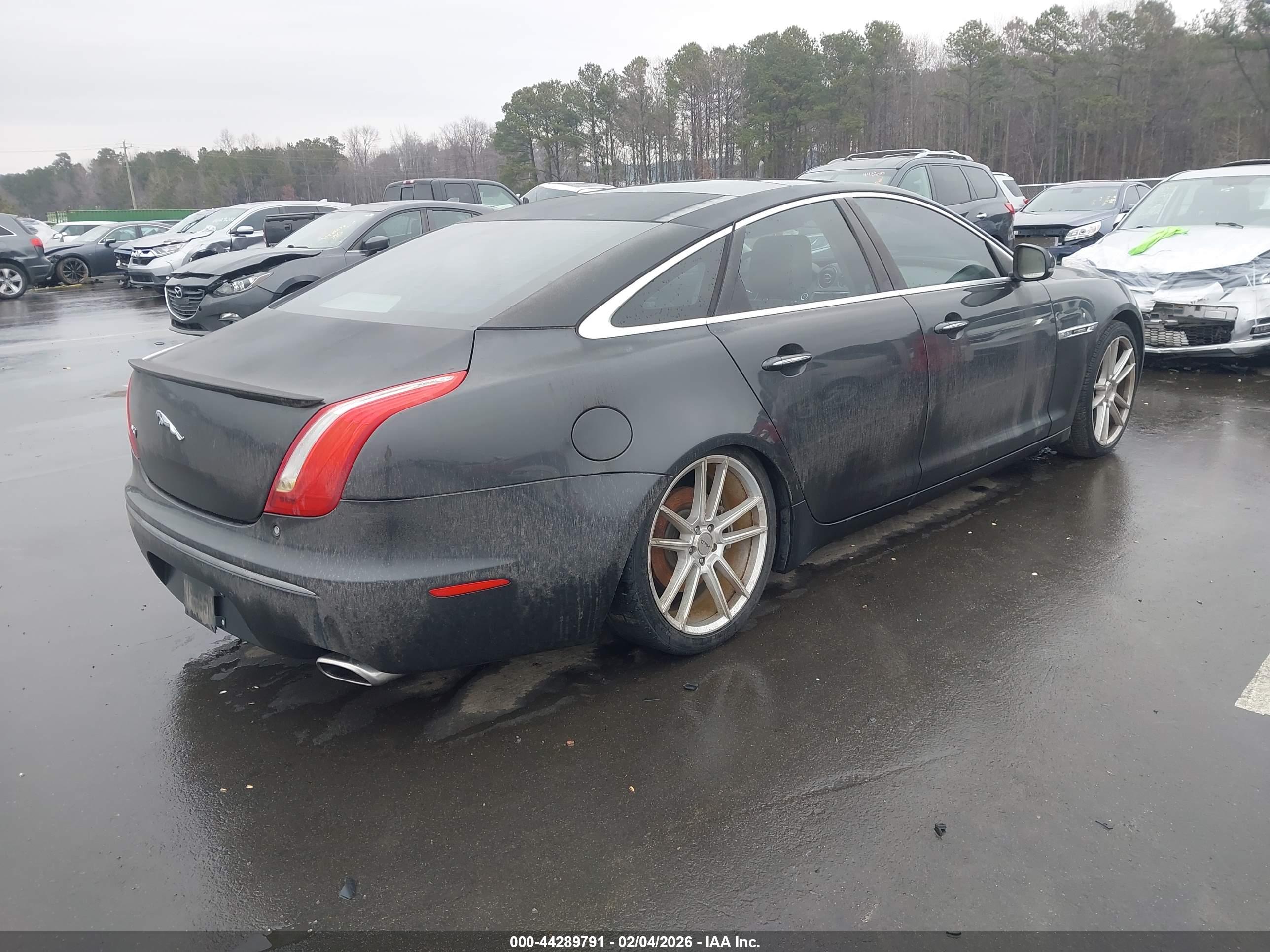 JAGUAR XJ image 4