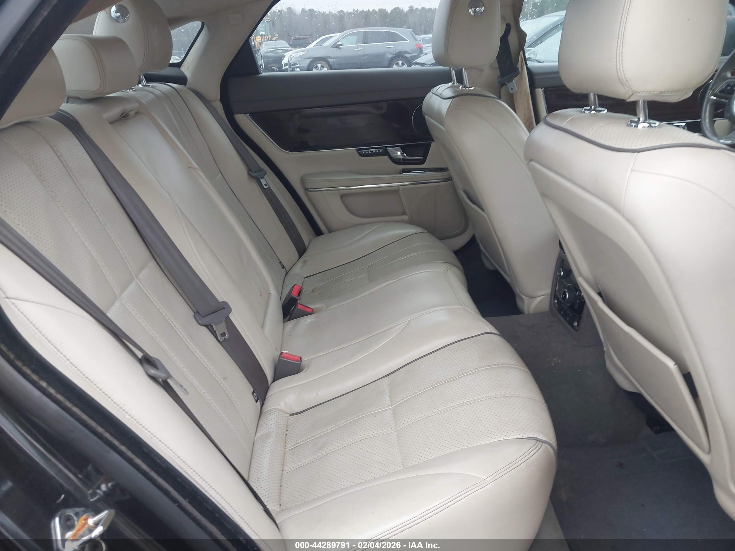 JAGUAR XJ image 8