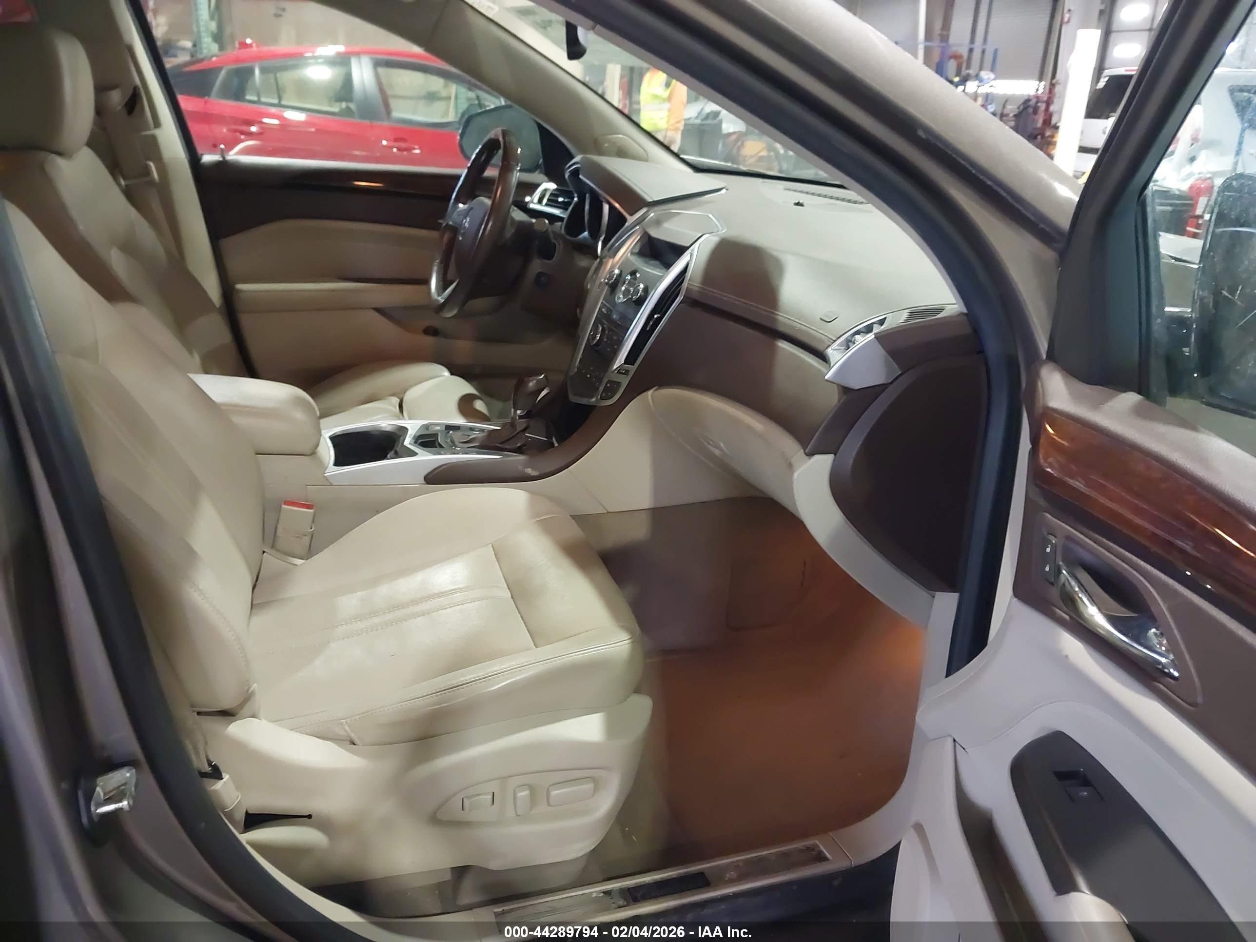 CADILLAC SRX image 5