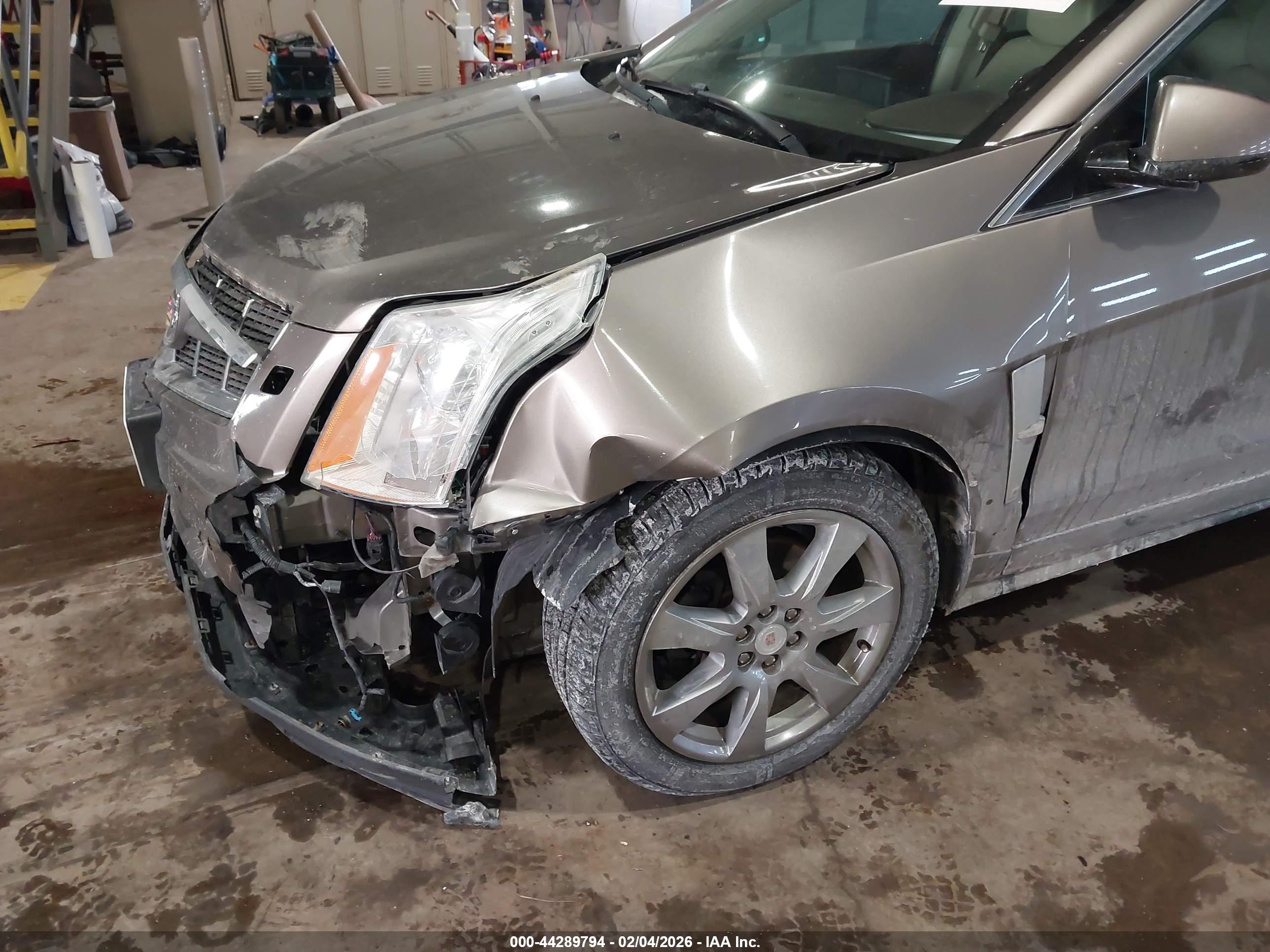 CADILLAC SRX image 6