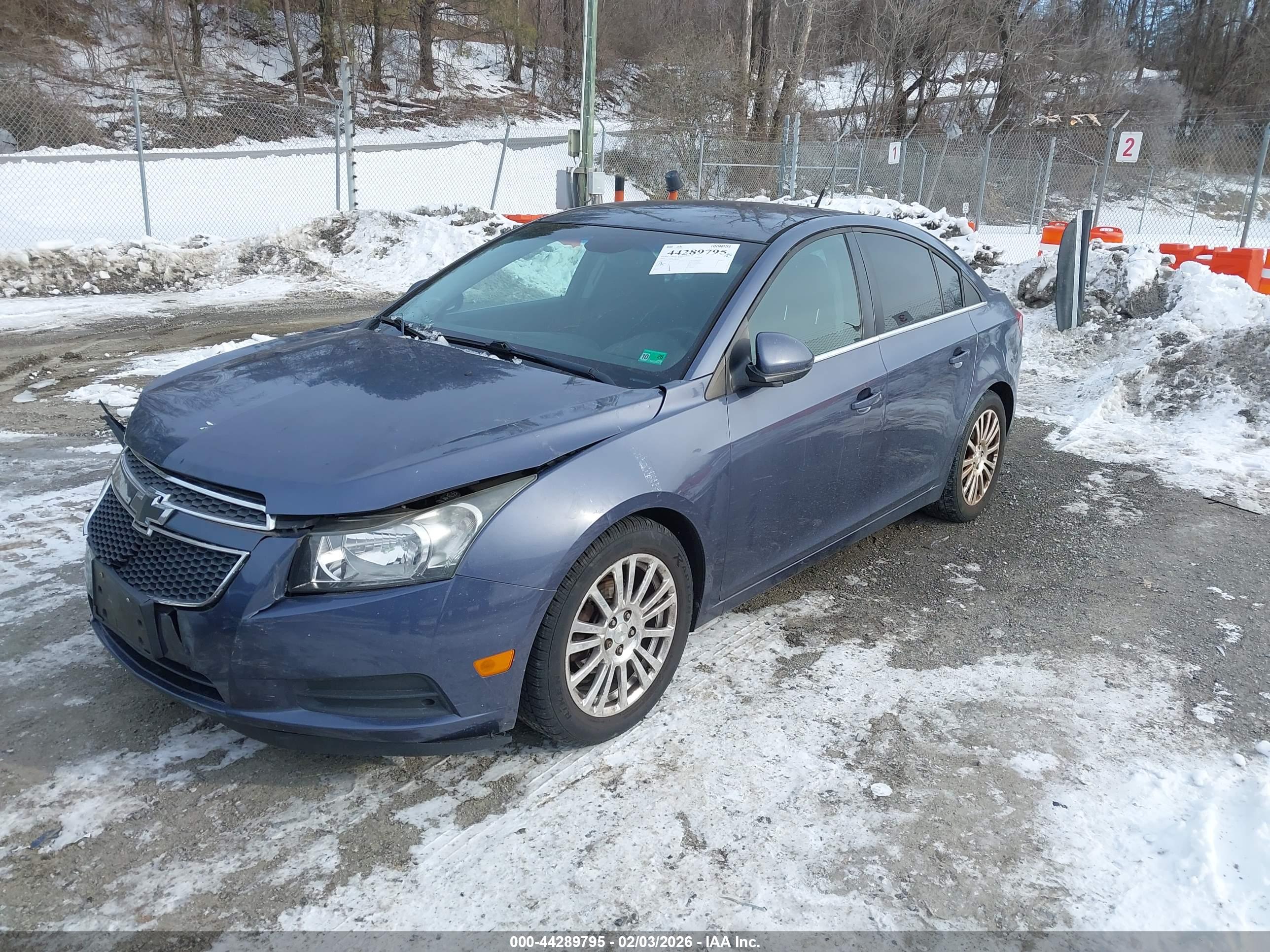 CHEVROLET CRUZE image 2