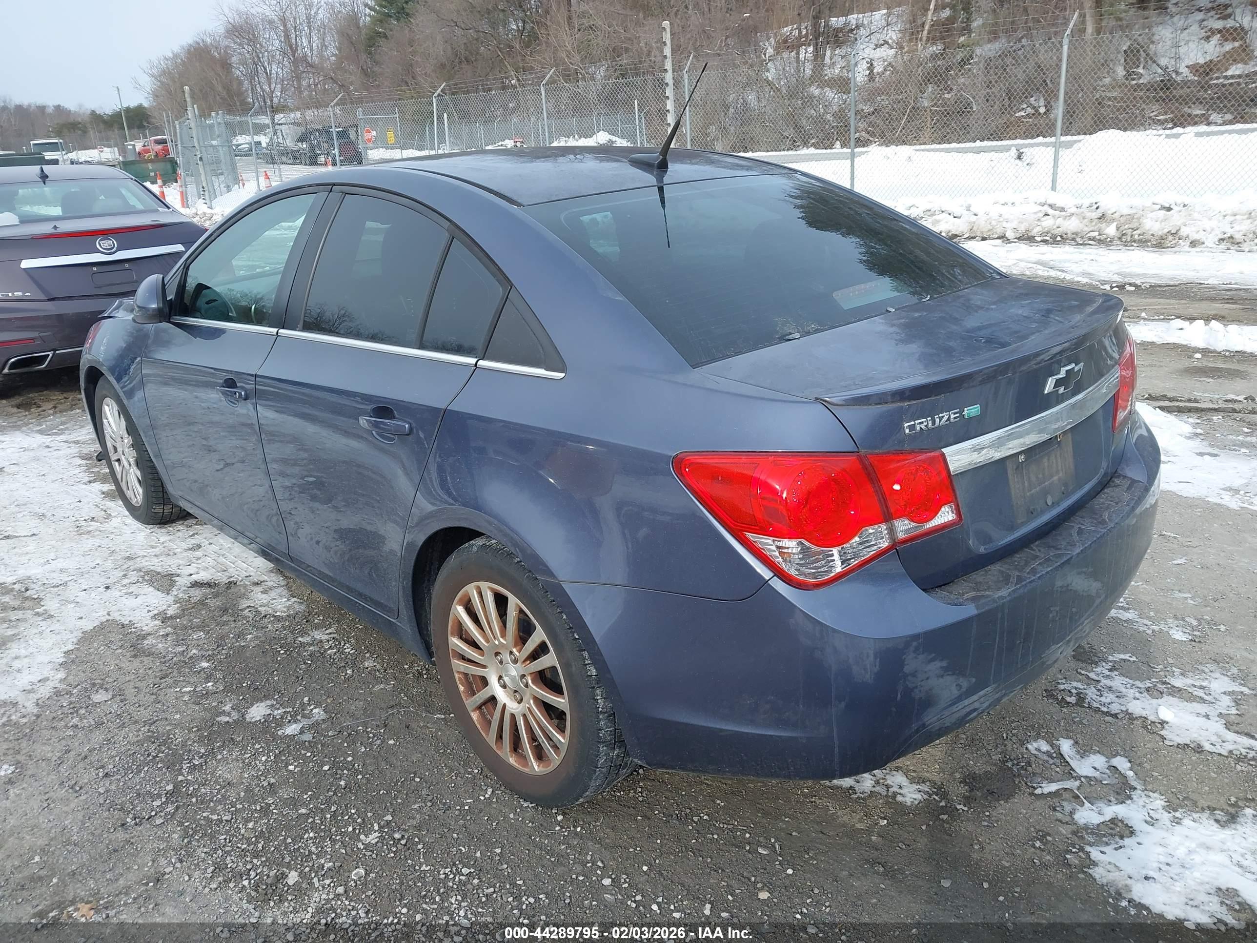 CHEVROLET CRUZE image 3