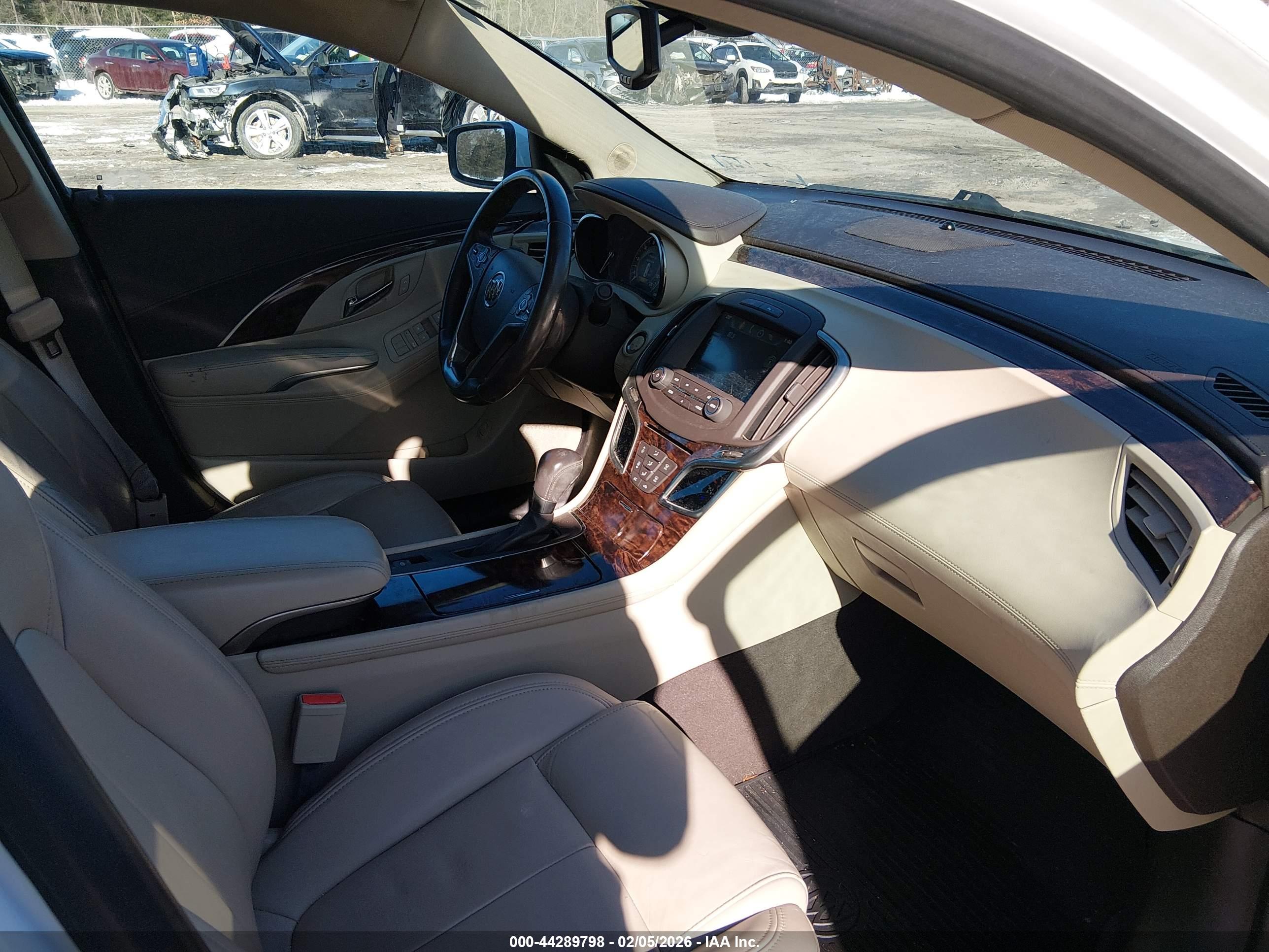 BUICK LACROSSE image 5
