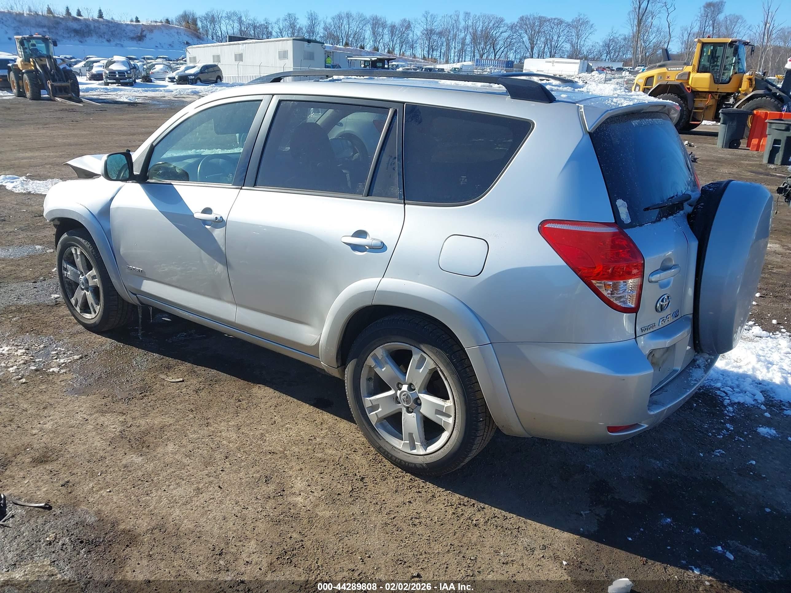 TOYOTA RAV4 image 3