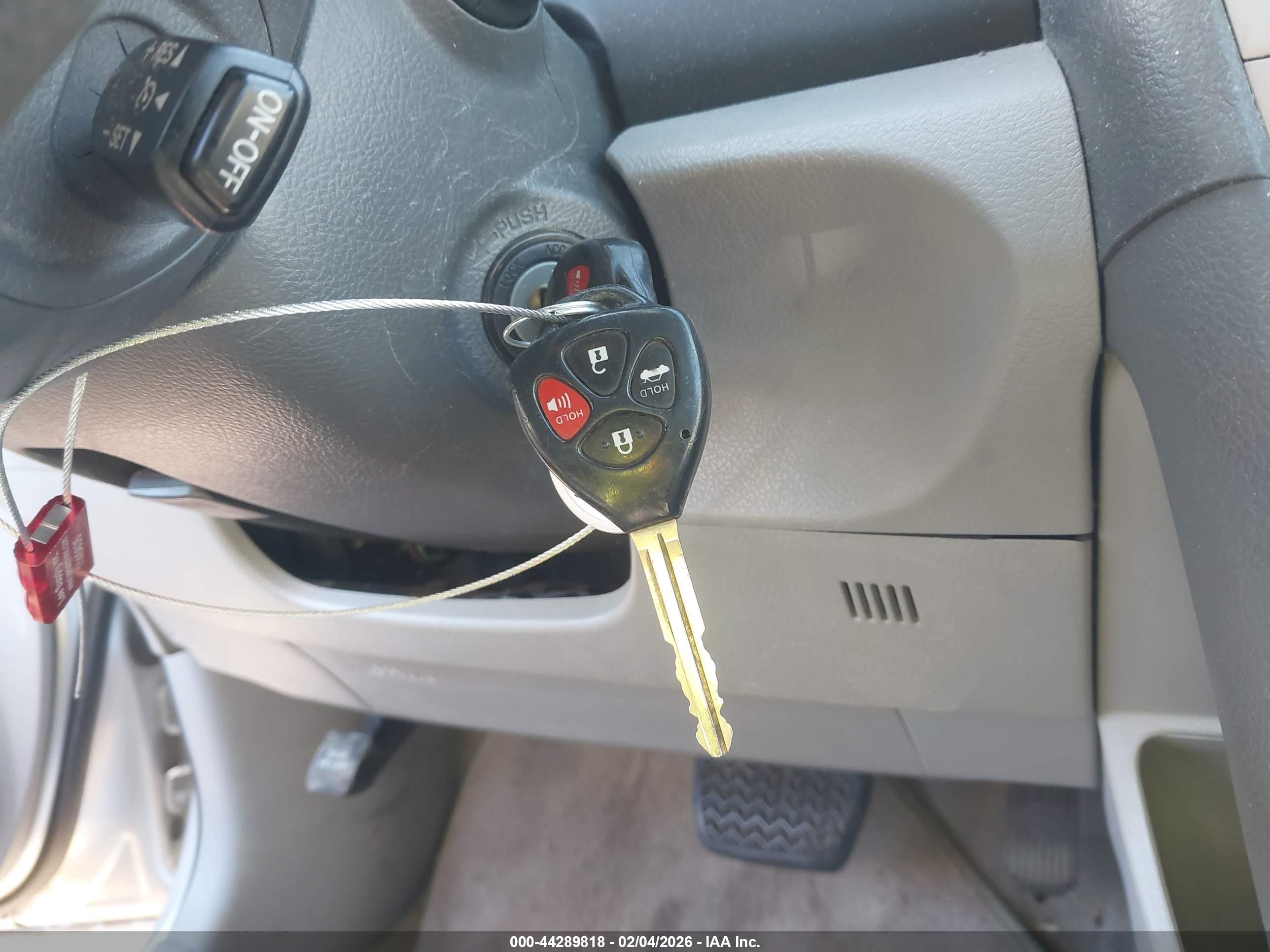 TOYOTA CAMRY image 11