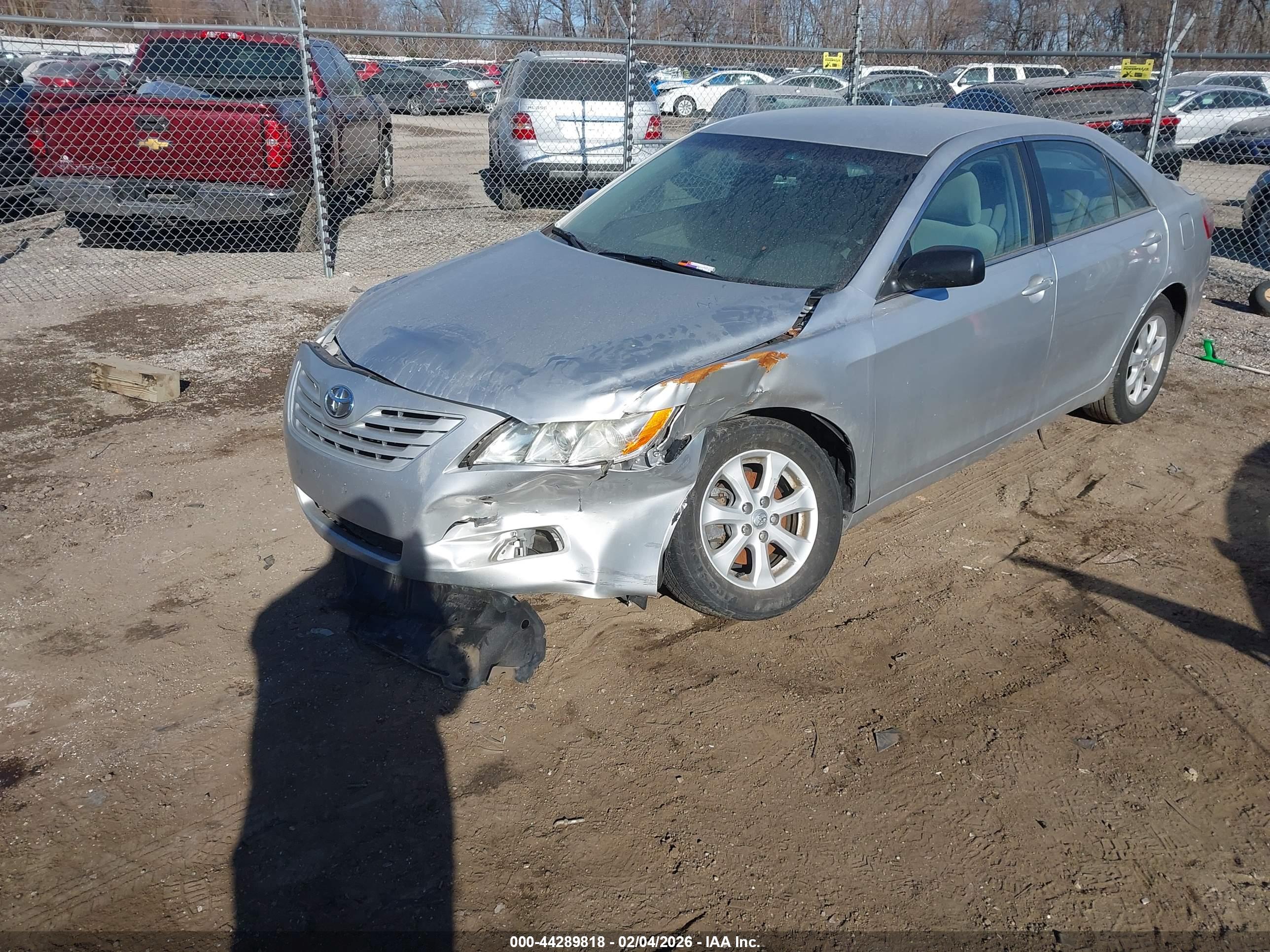 TOYOTA CAMRY image 2