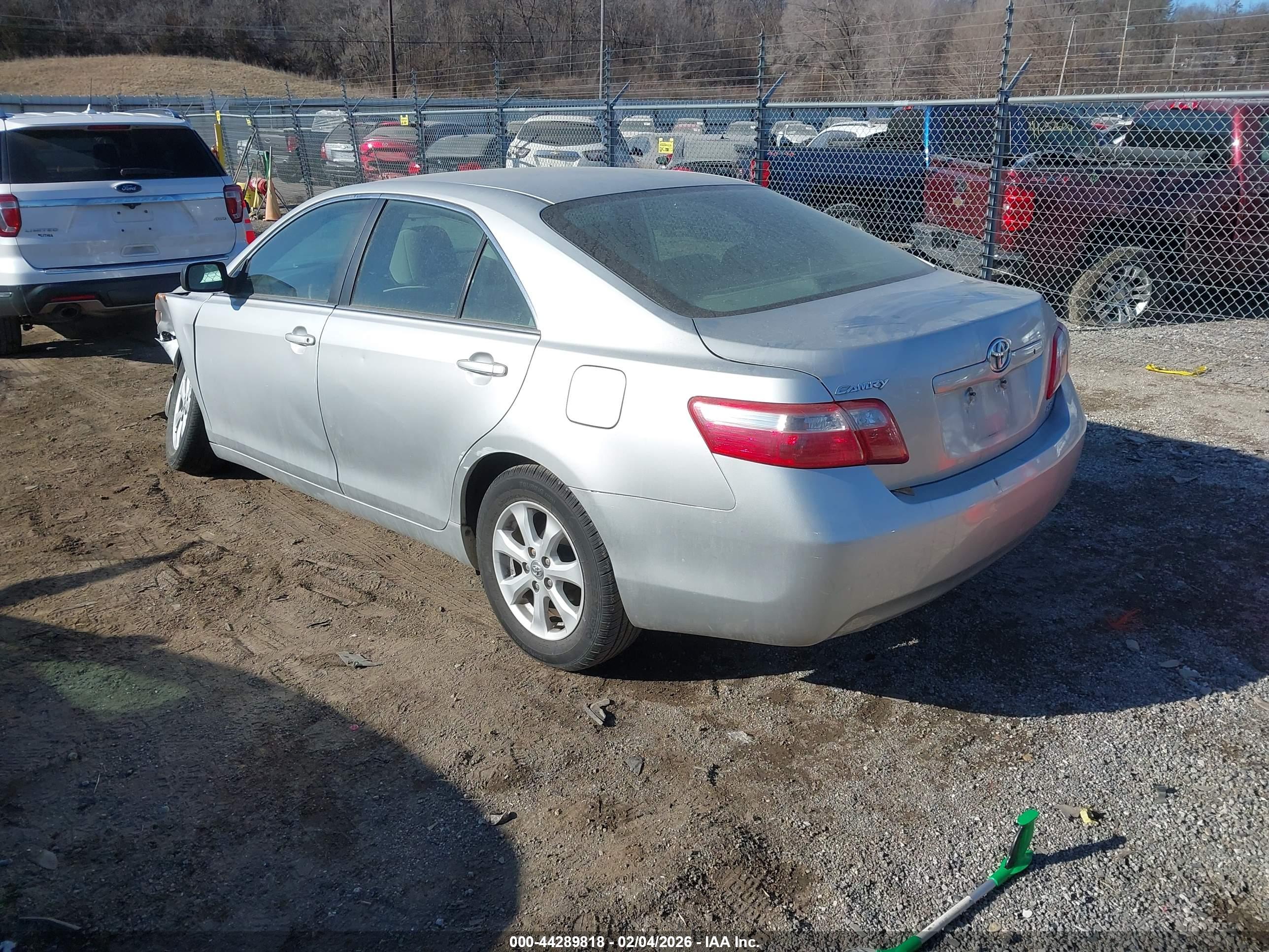 TOYOTA CAMRY image 3