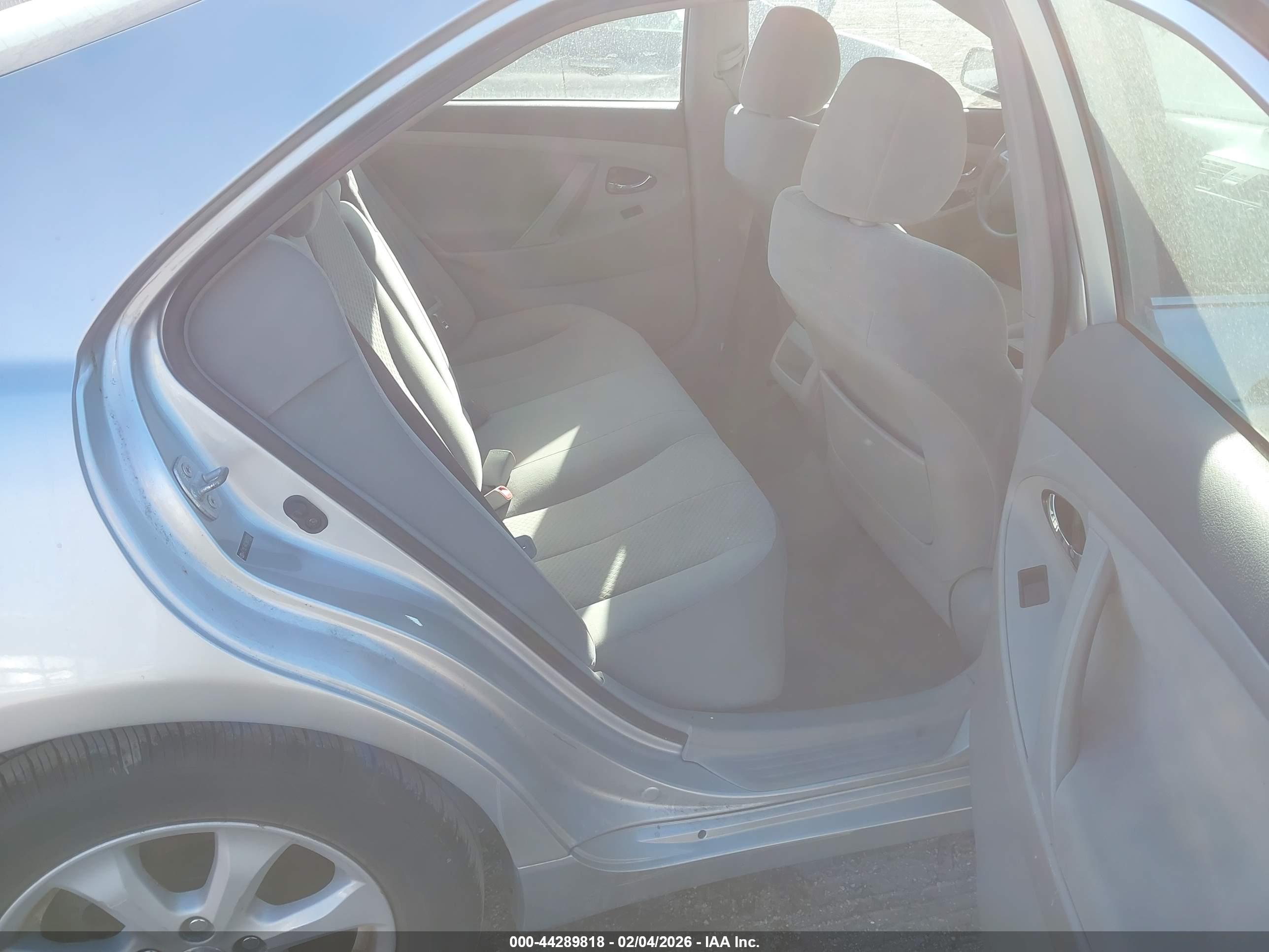 TOYOTA CAMRY image 8