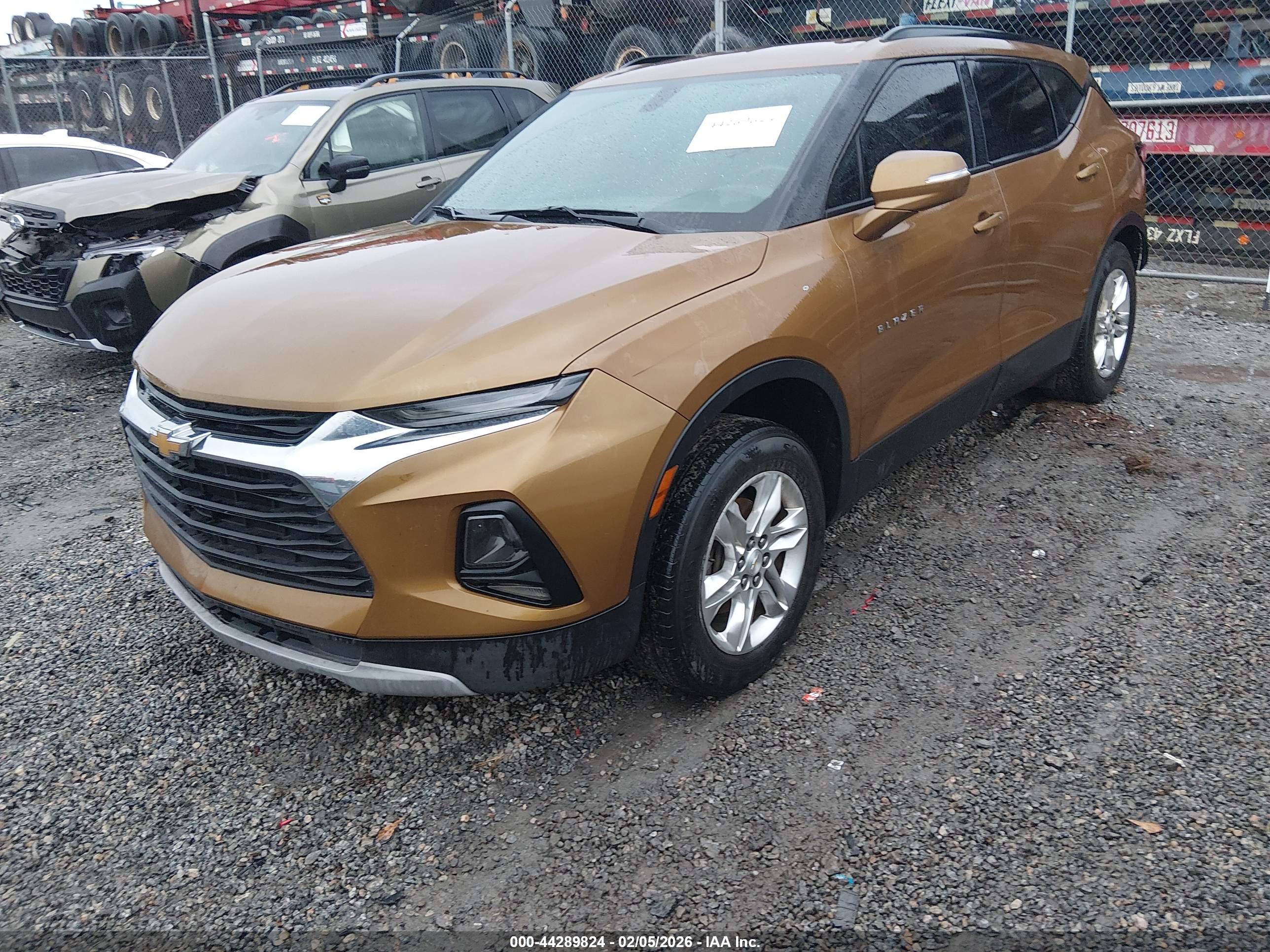 CHEVROLET BLAZER image 2