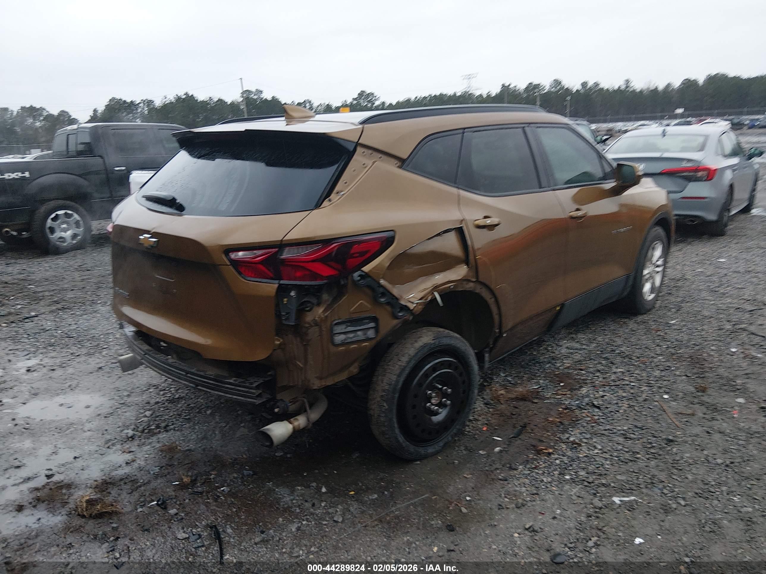 CHEVROLET BLAZER image 4