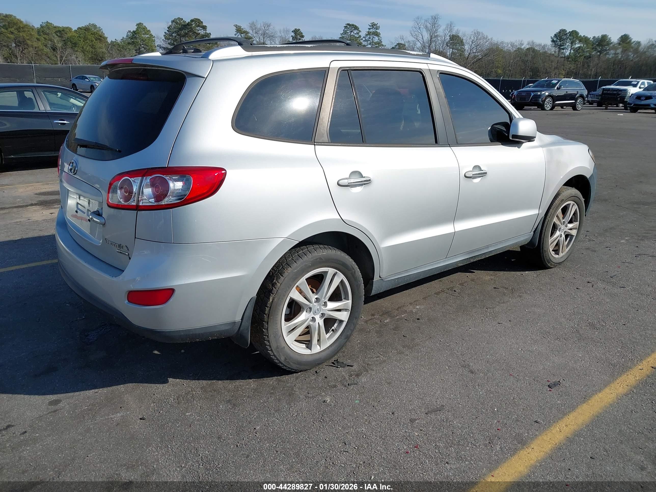 HYUNDAI SANTA image 4