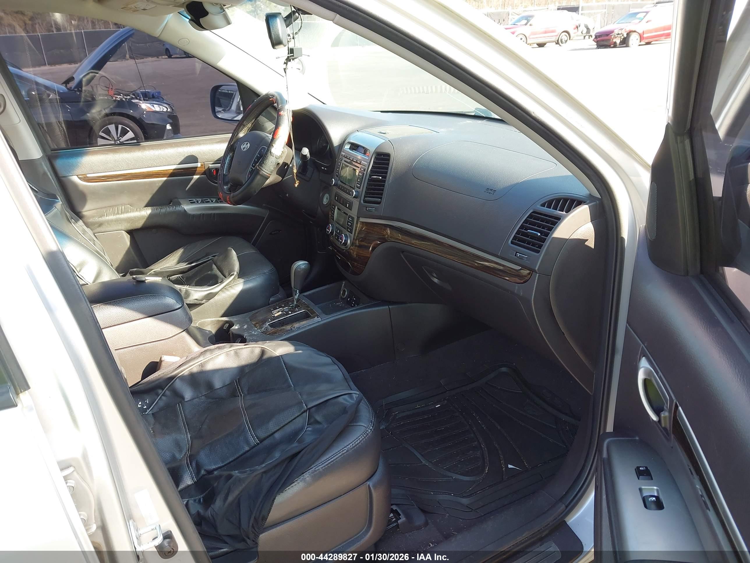 HYUNDAI SANTA image 5